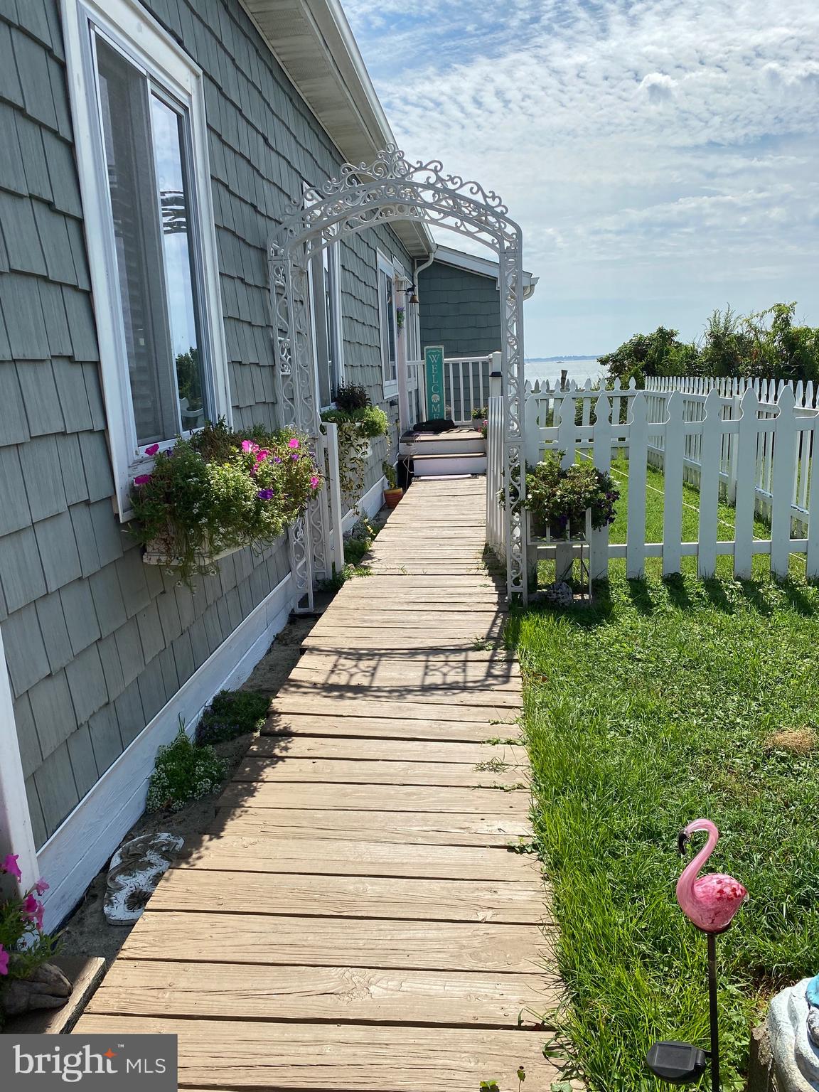 WHITE HOUSE BEACH - Residential