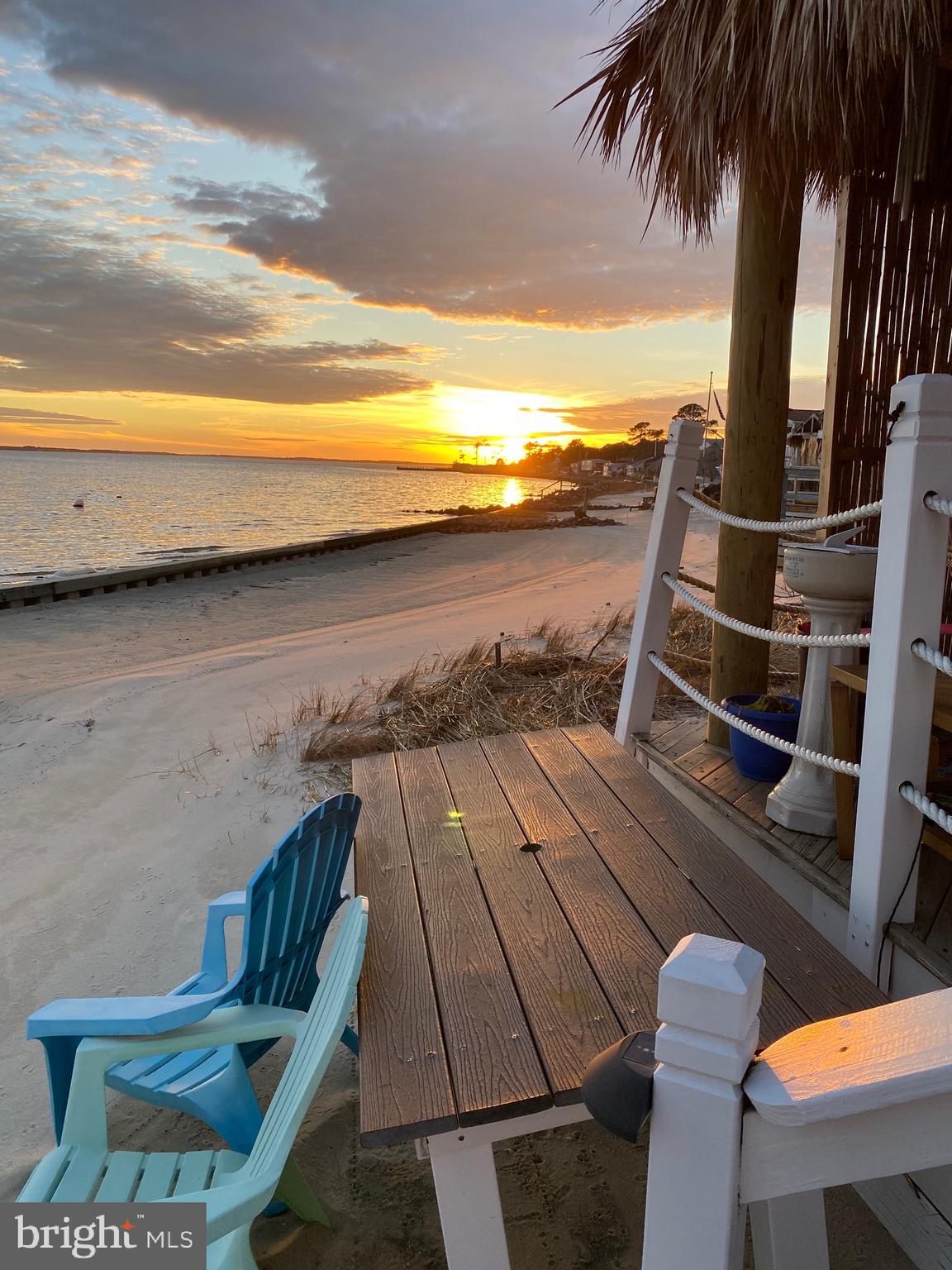 WHITE HOUSE BEACH - Residential