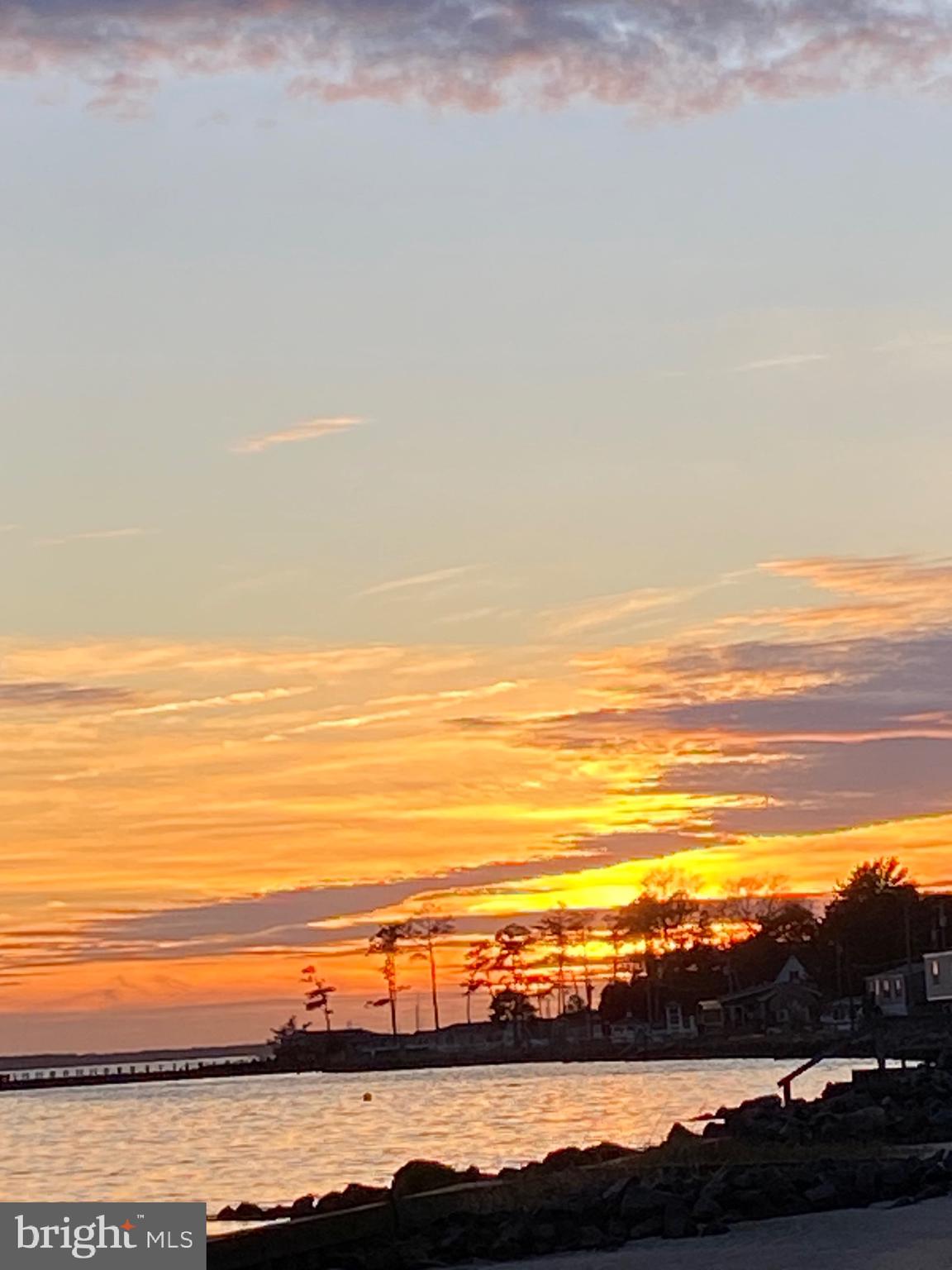 WHITE HOUSE BEACH - Residential