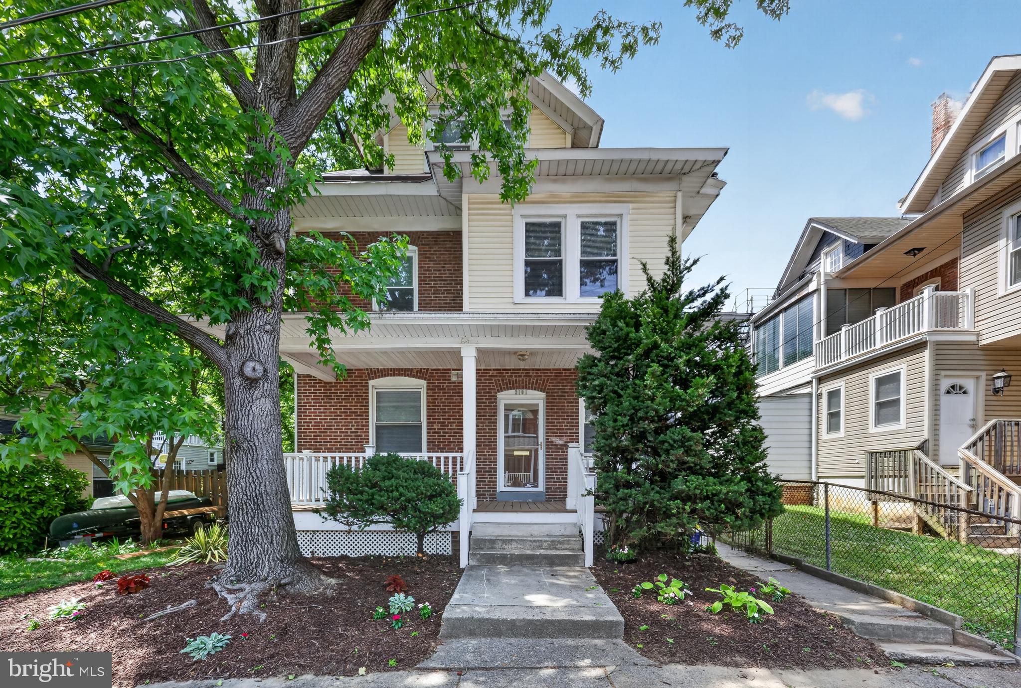 TRIANGLE - Residential