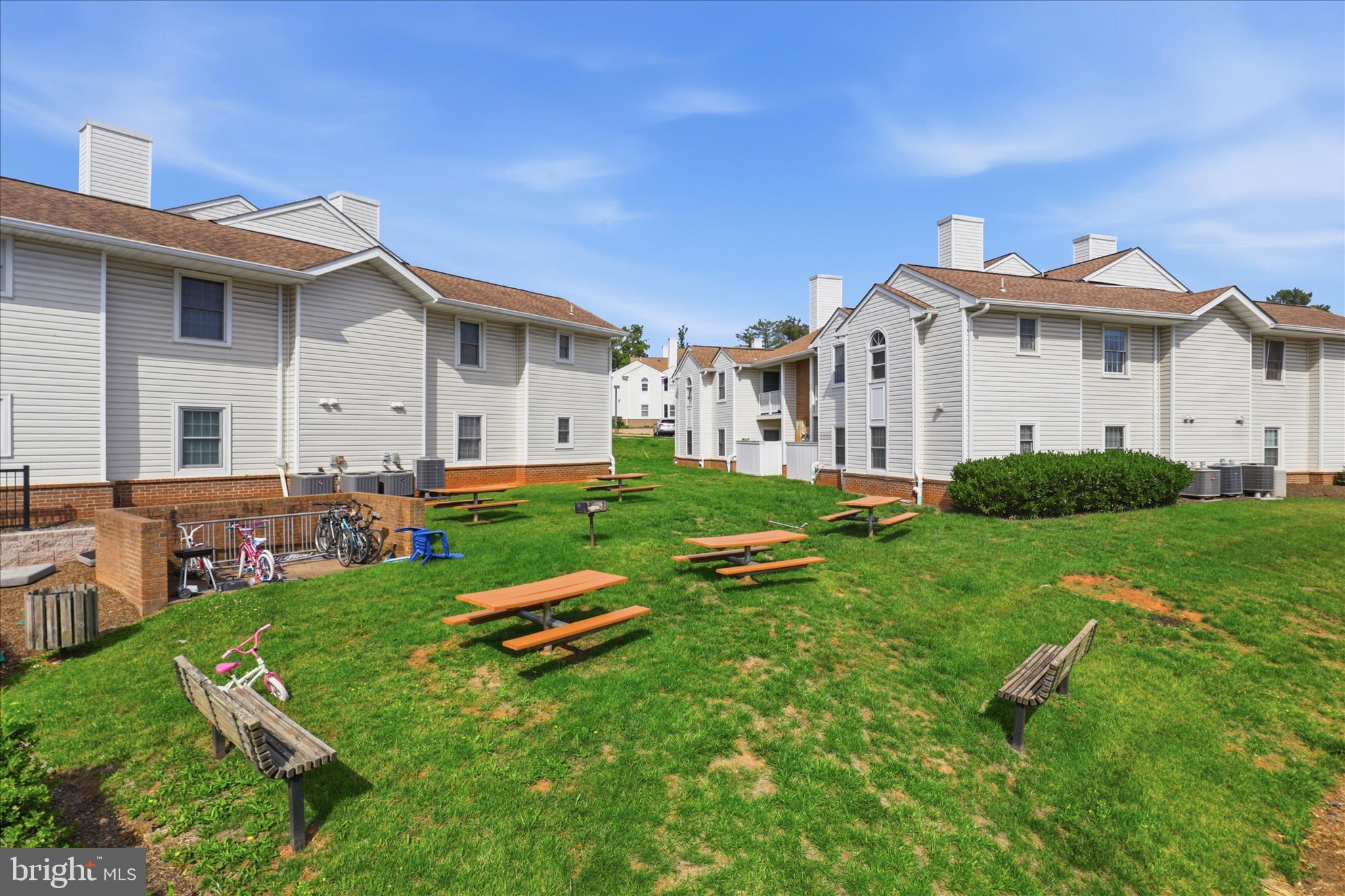 VILLAS AT COUNTRYSIDE - Residential