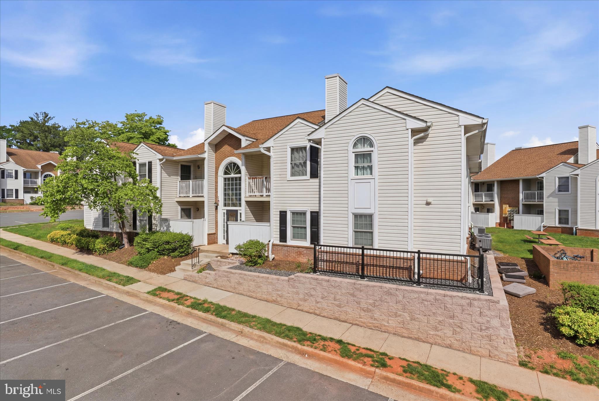 VILLAS AT COUNTRYSIDE - Residential