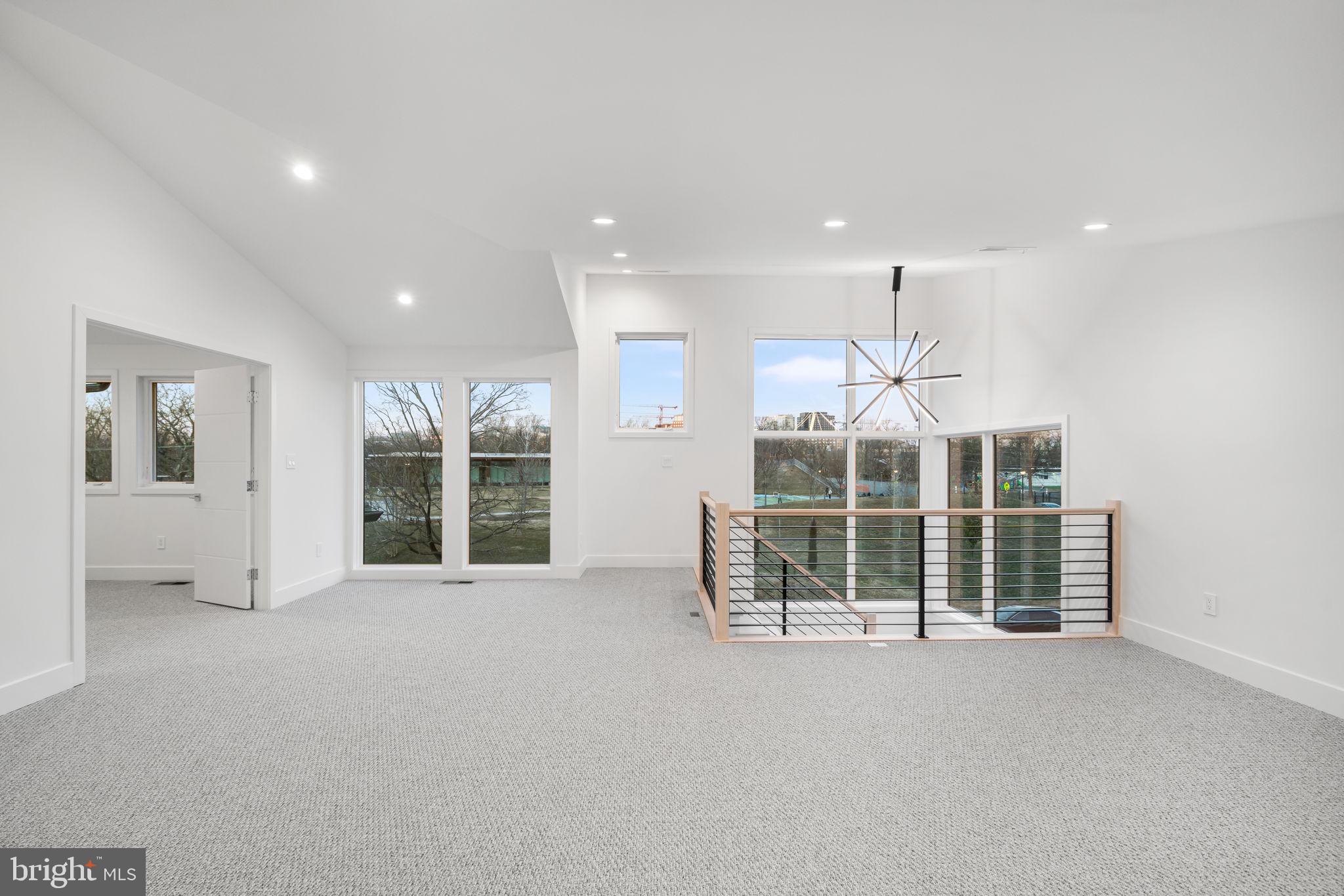 ARLINGTON FOREST - Residential