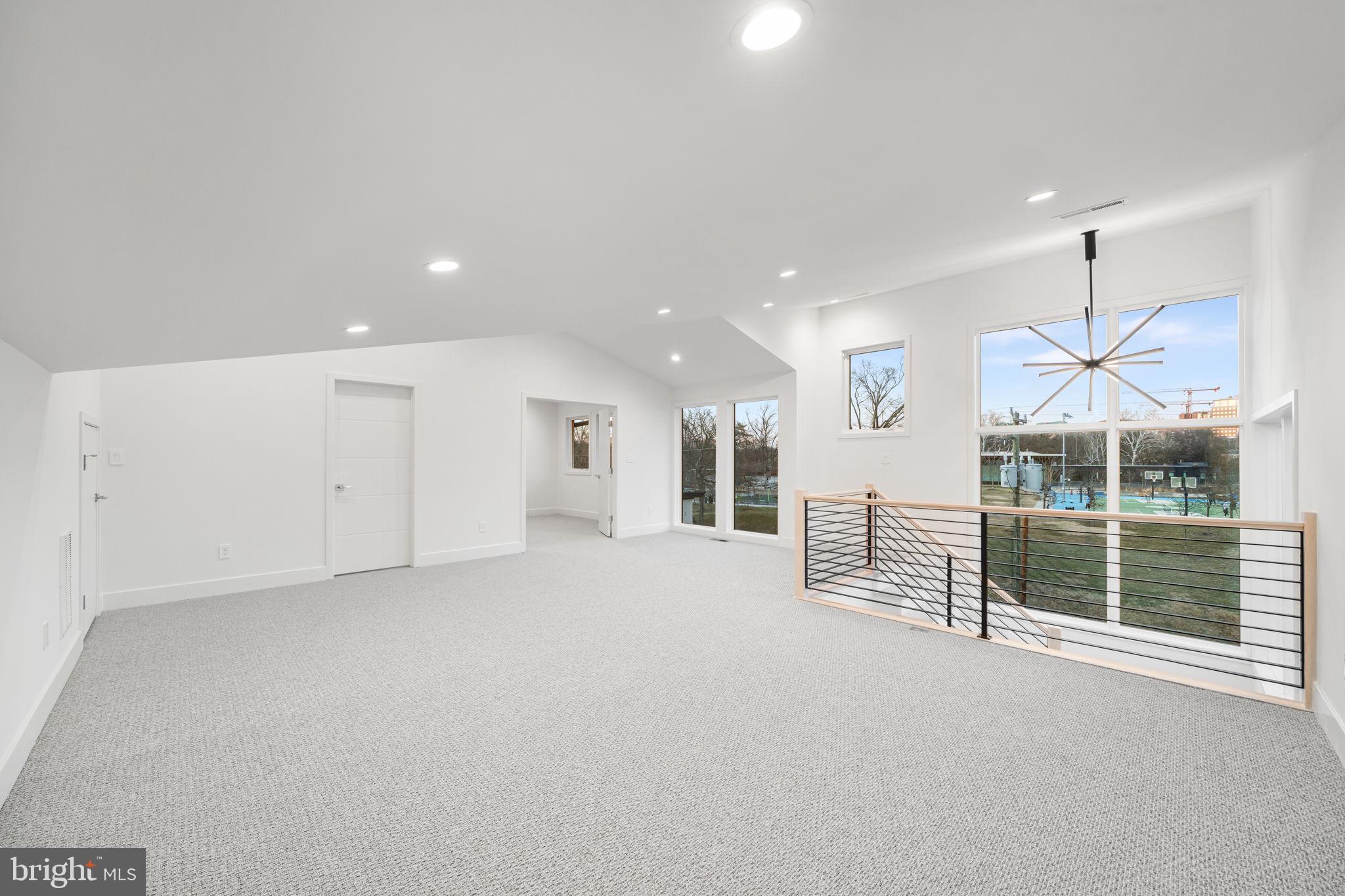 ARLINGTON FOREST - Residential
