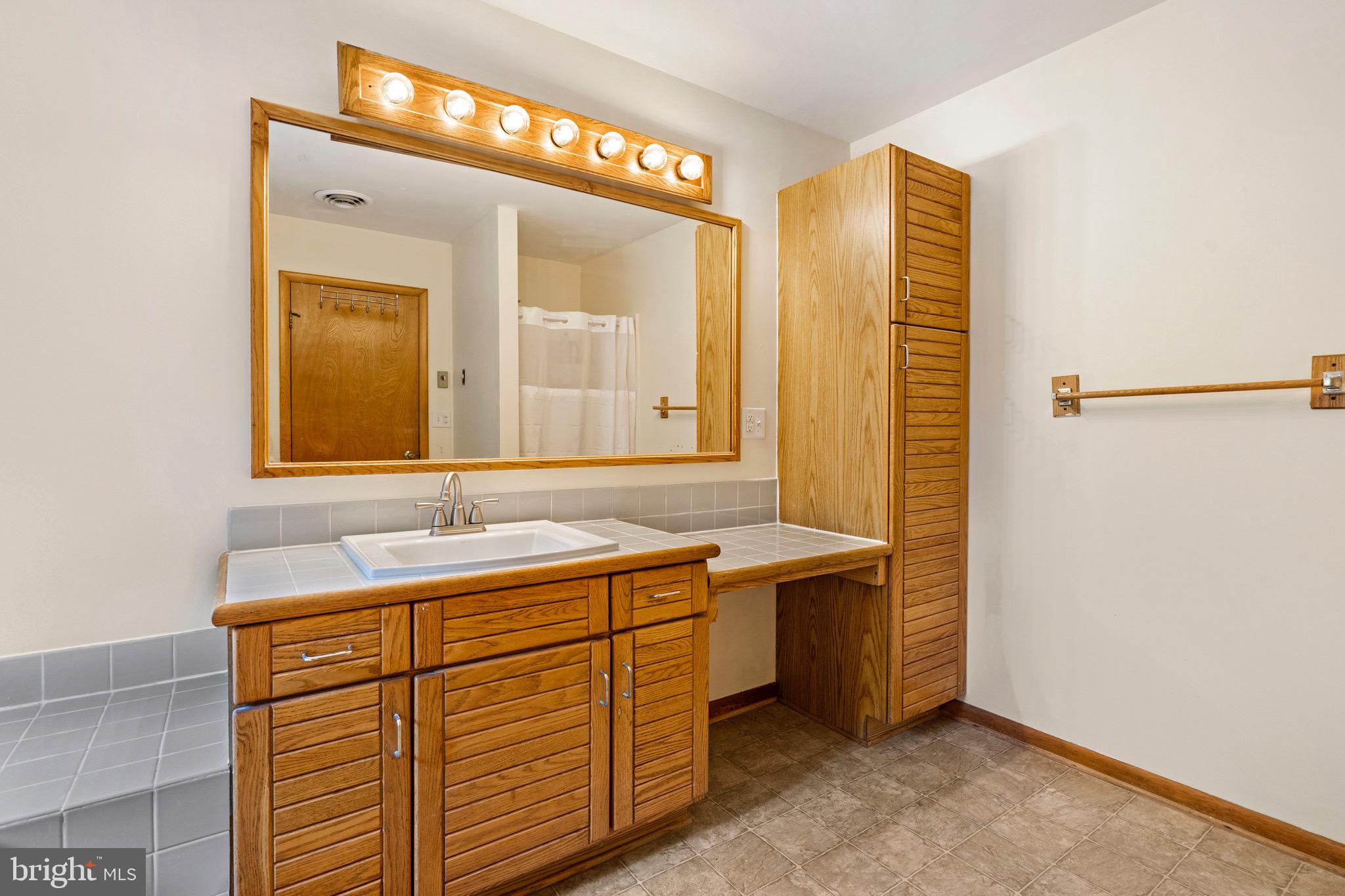 HONEYWOOD ON THE POTOMAC - Residential