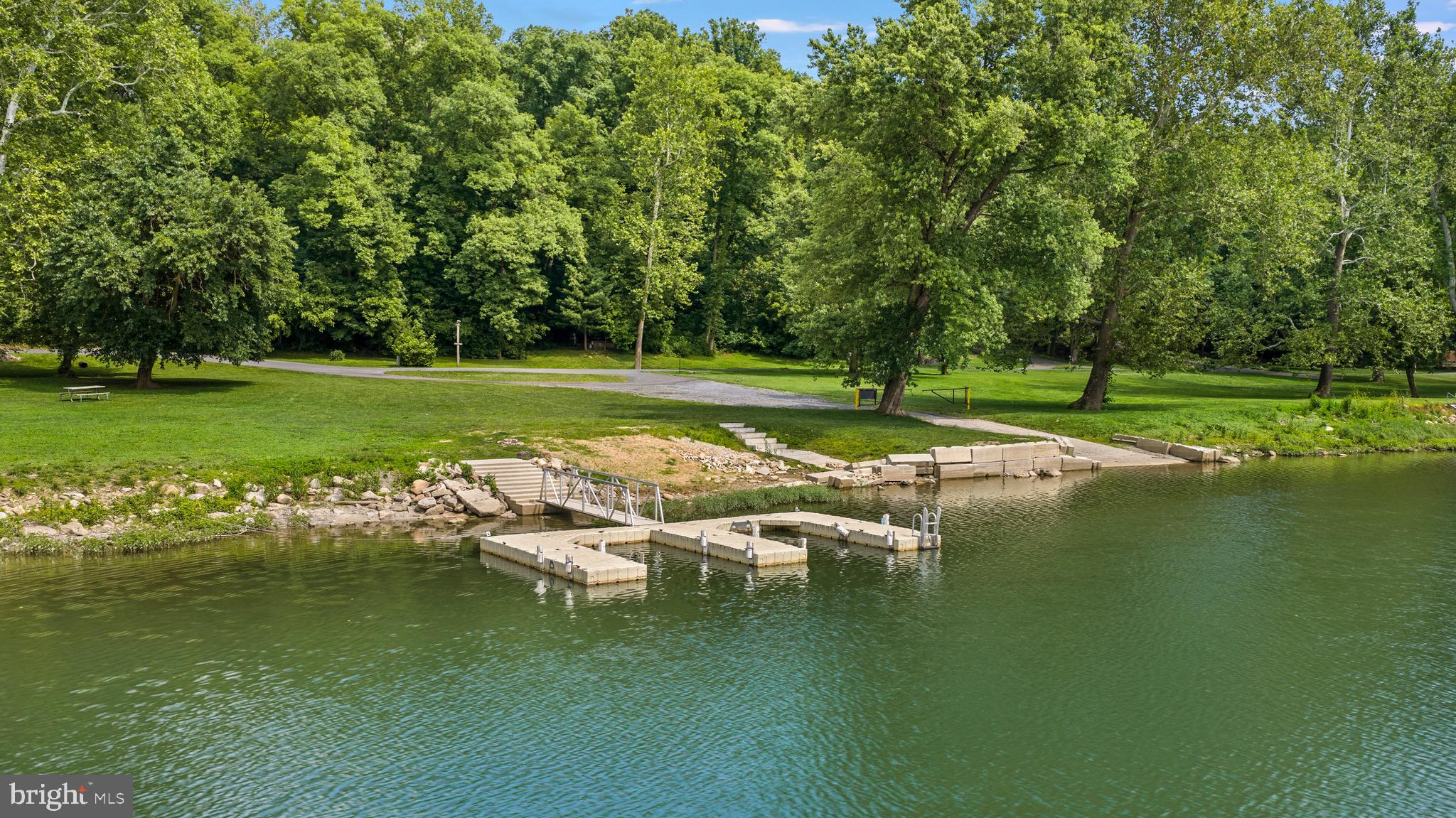 HONEYWOOD ON THE POTOMAC - Residential