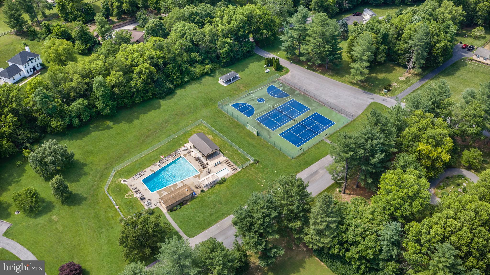 HONEYWOOD ON THE POTOMAC - Residential