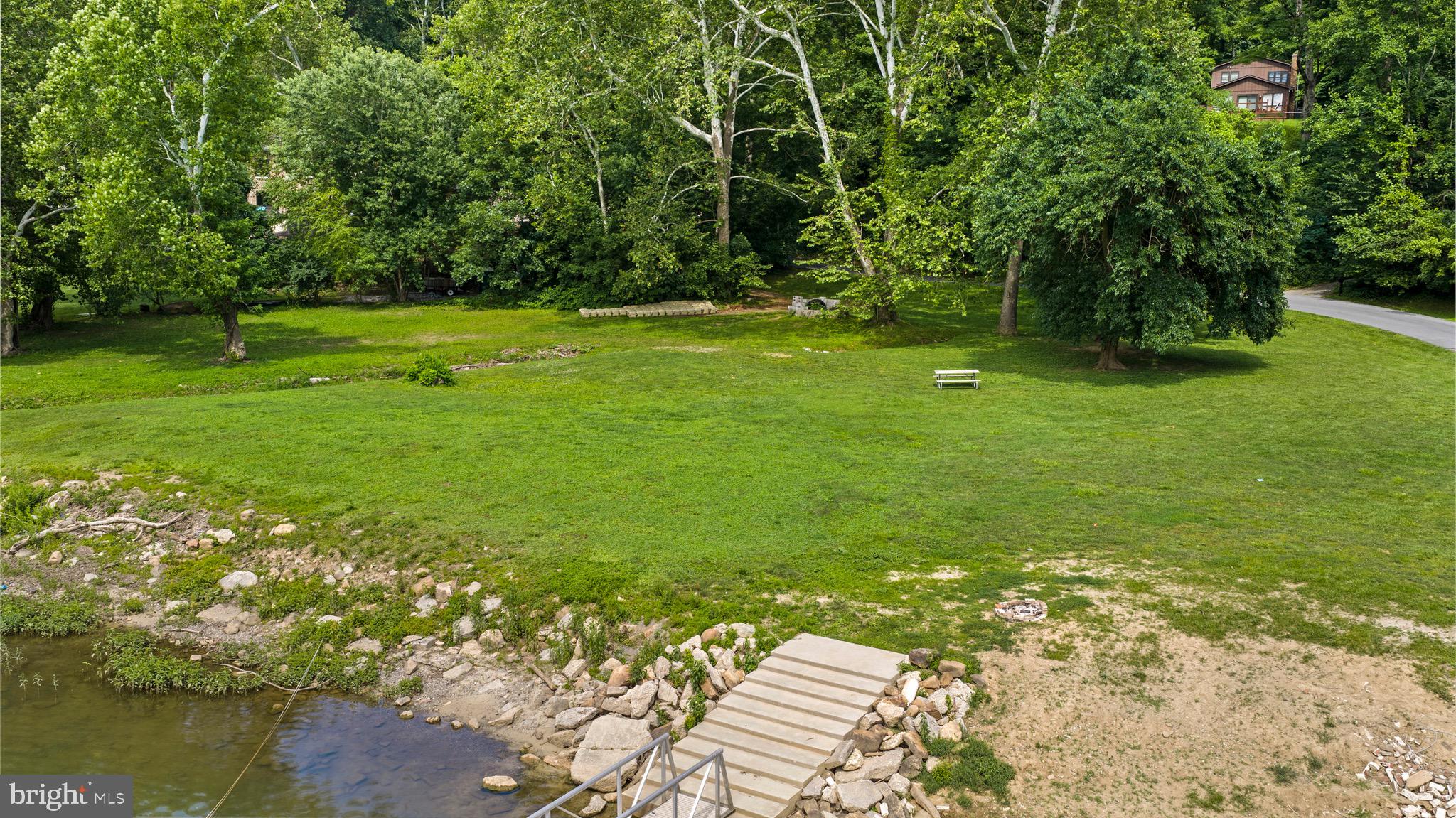 HONEYWOOD ON THE POTOMAC - Residential