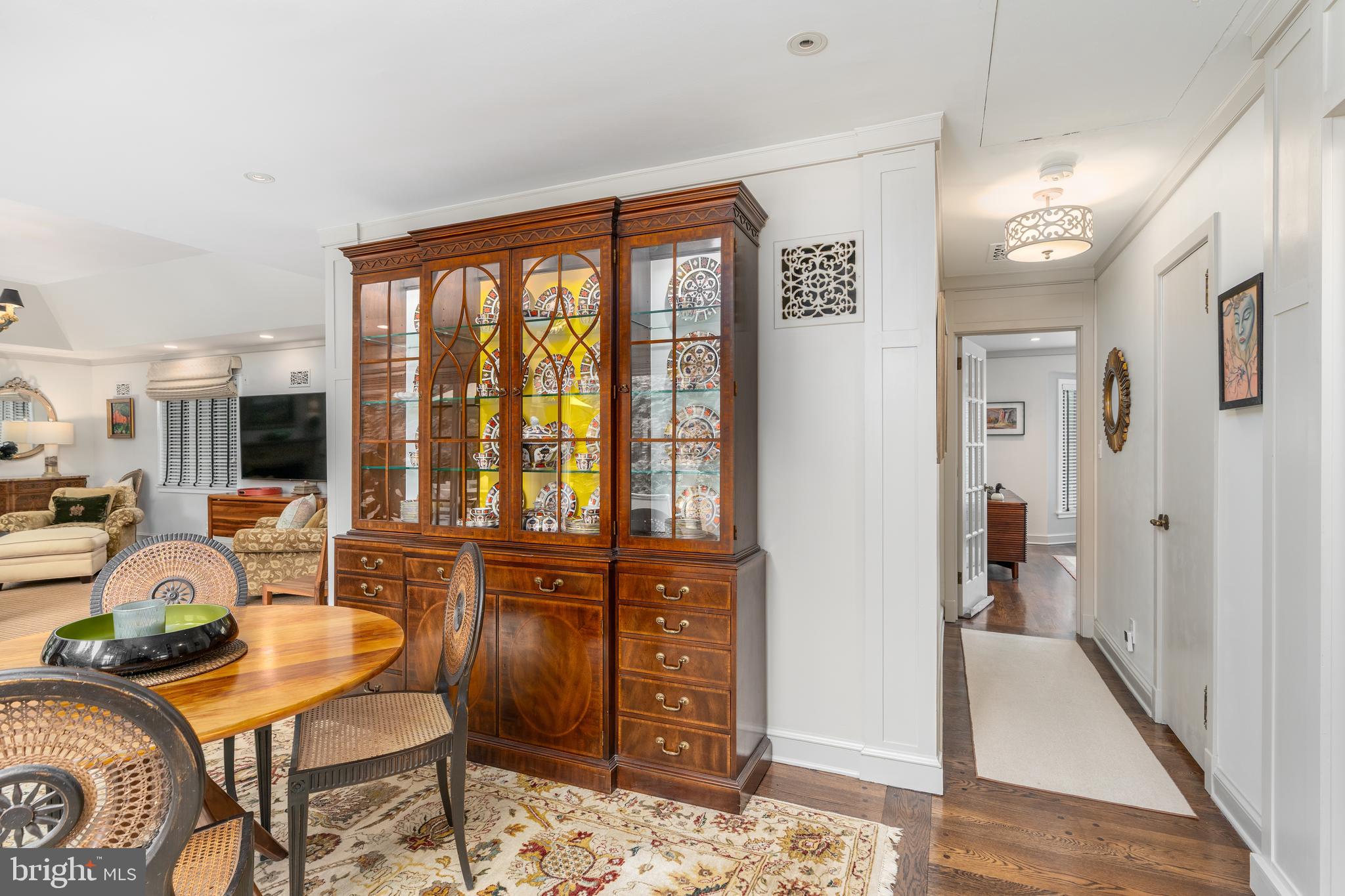 COUNTRY CLUB HILLS - Residential