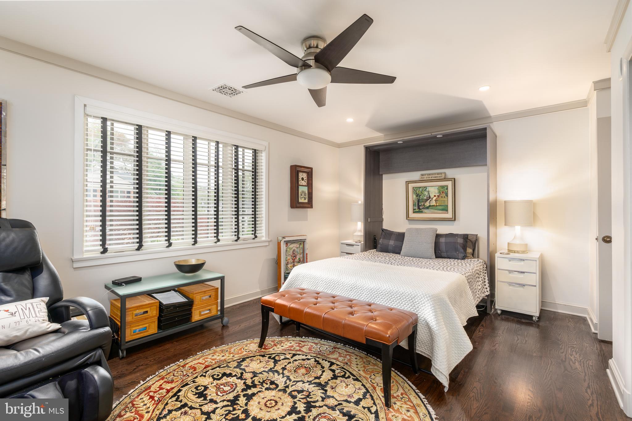 COUNTRY CLUB HILLS - Residential