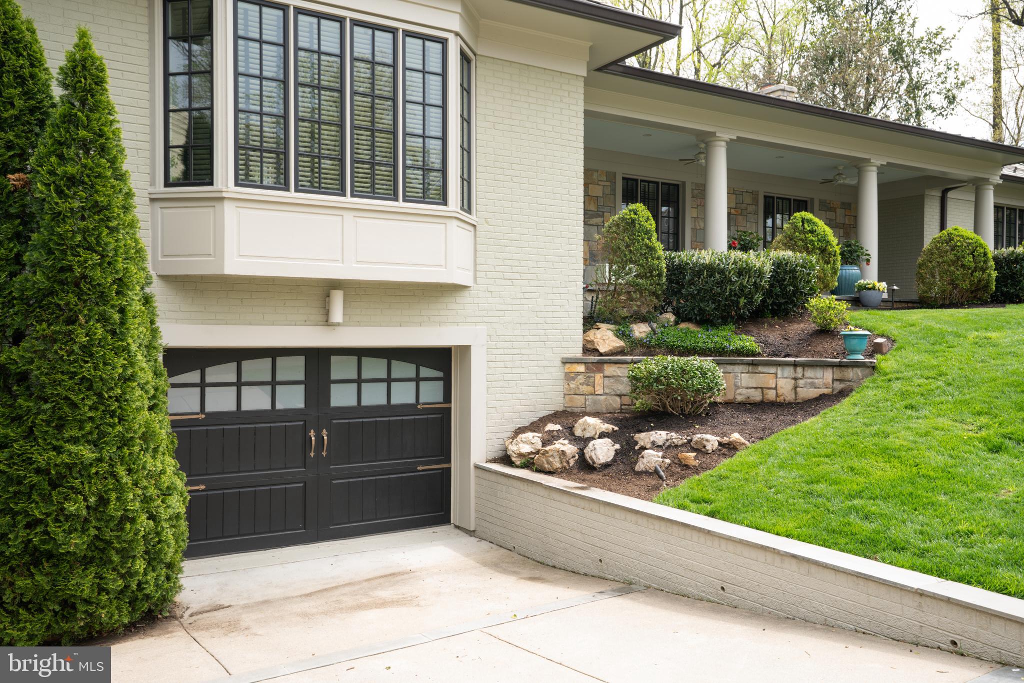COUNTRY CLUB HILLS - Residential