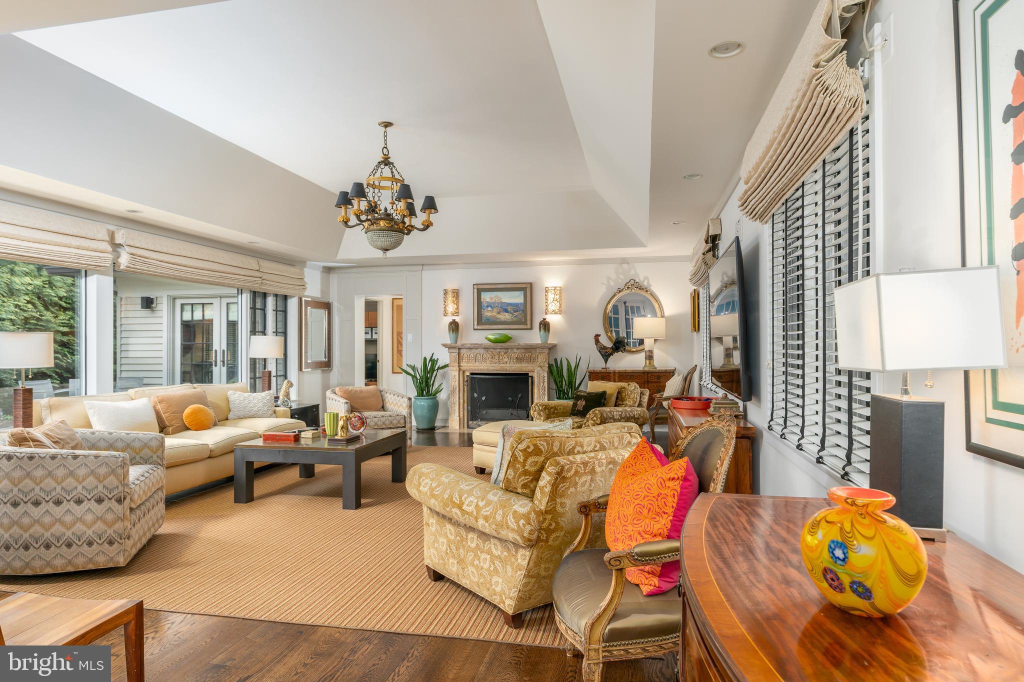 COUNTRY CLUB HILLS - Residential