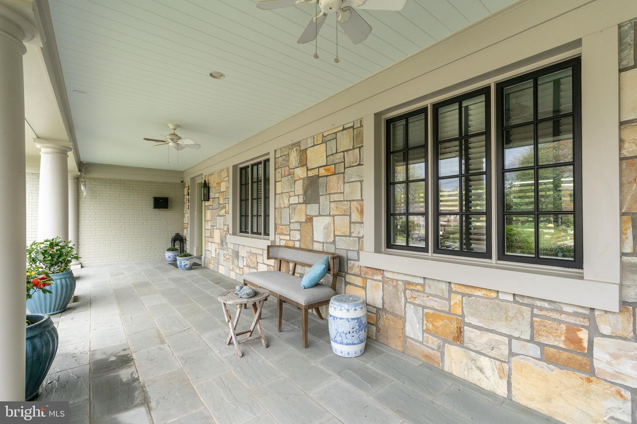 COUNTRY CLUB HILLS - Residential