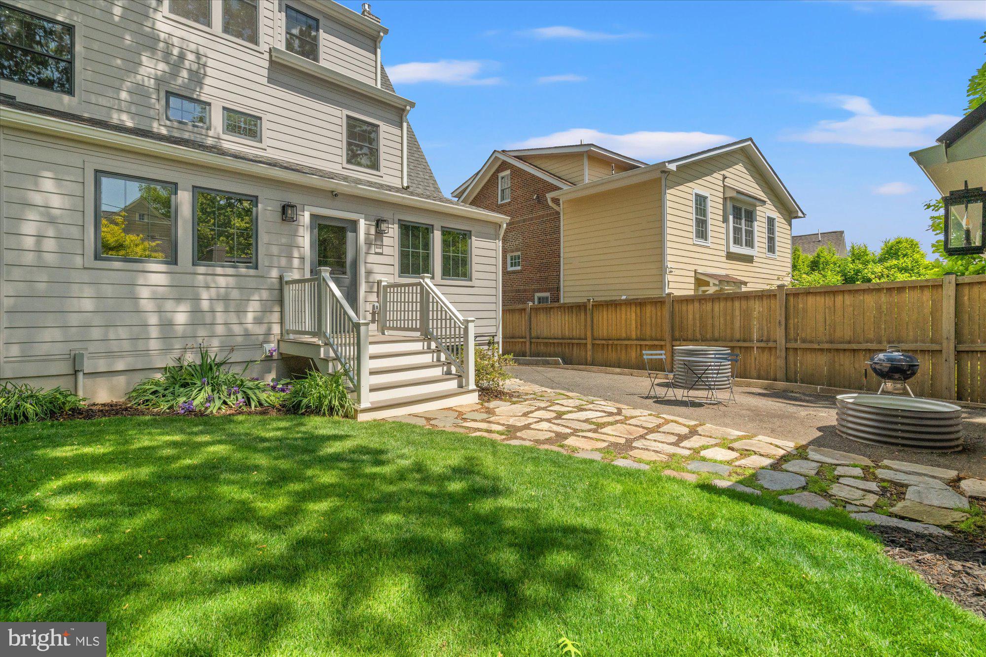 ROSEMONT - Residential