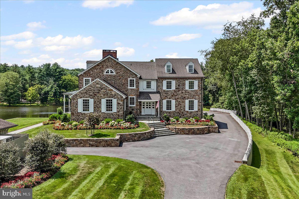 HILLOCH MANOR - Residential