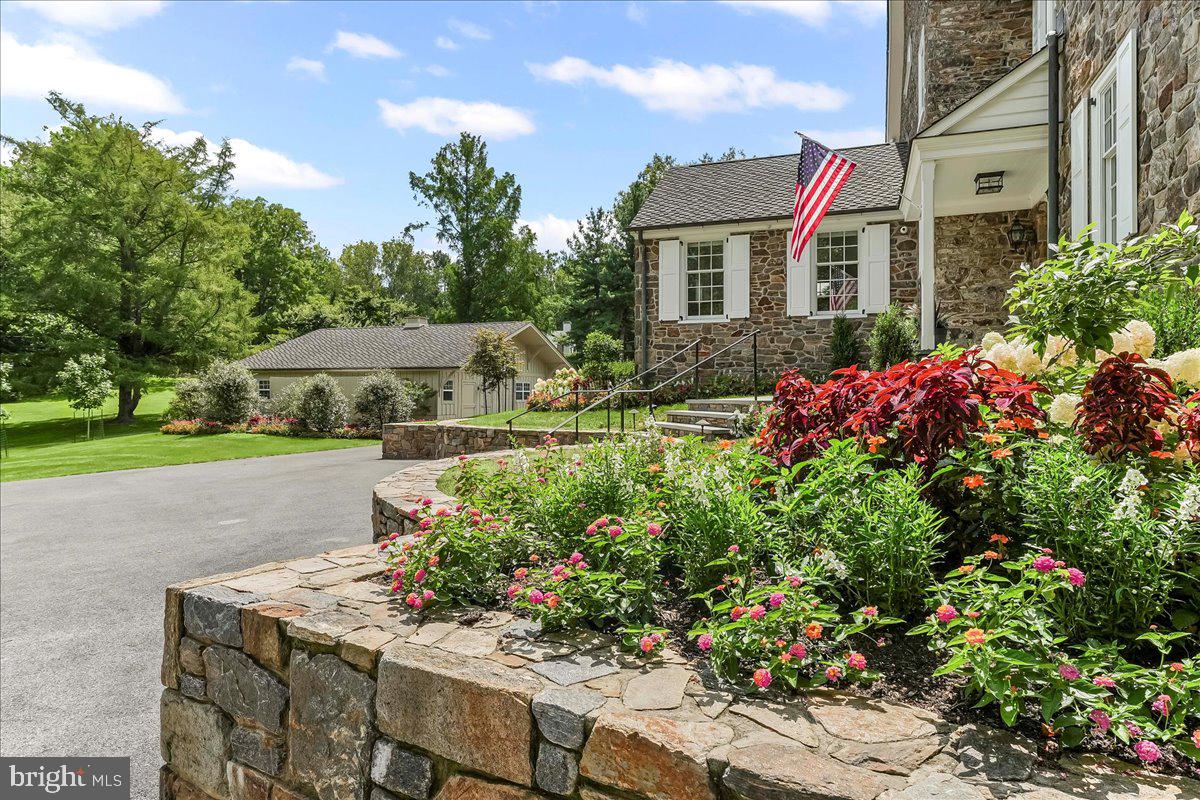 HILLOCH MANOR - Residential