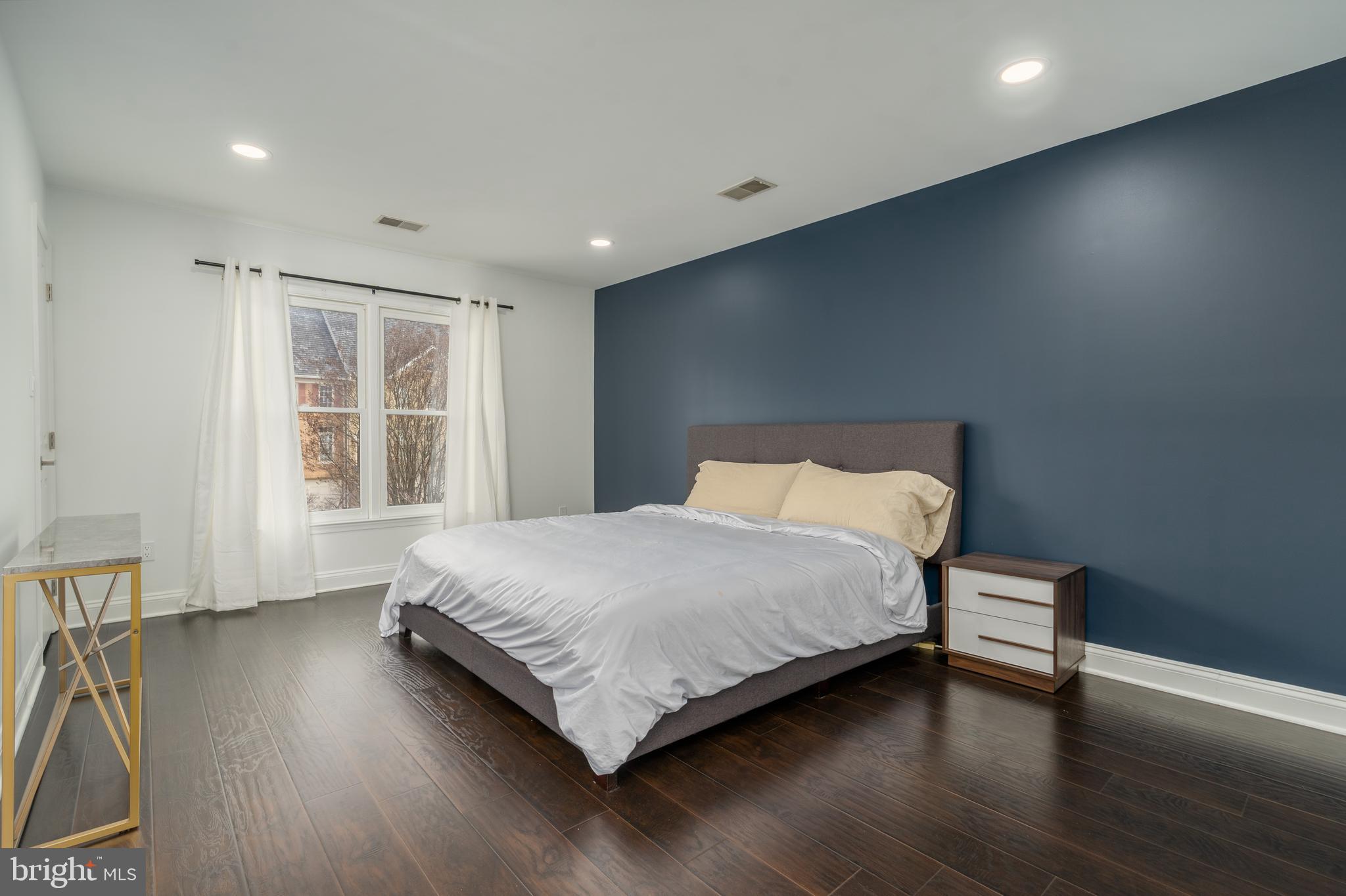 POTOMAC CREST - Residential