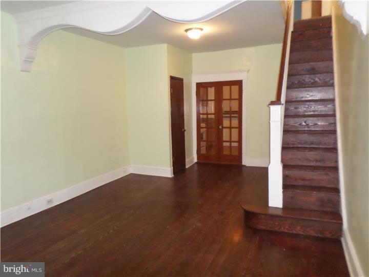 Nice 2 bedroom 1 and a half bath rental in the Newbold section of South Philly.Living room, dining room combo, big eat in kitchen. Powder room . Nice sized basement, 2 bedrooms with ample storage space. Tiled 3 piece bathroom. Available immediately .