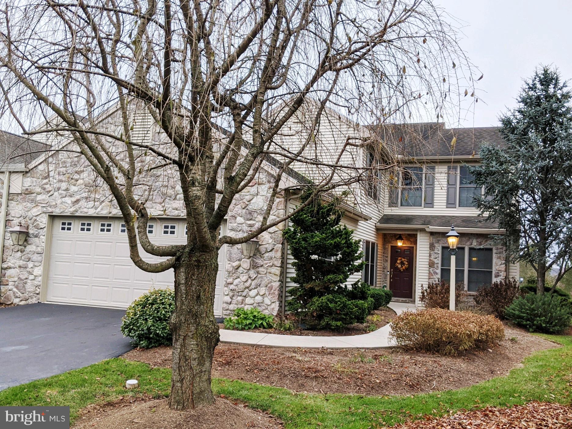 For Comp Purposes Only - Exceptional Stone Creek duplex bordering farm in rear.  Updated KIT w/beautiful white cabinets, granite counters, tile floors & stainless steel appliances.  Gleaming wood floors throughout much of first floor.  First floor MBR w/cathedral ceilings, wood floors, customized walk-in closet and luxury bath.  First floor den w/lovely built-ins.  Nice open floorplan.  Beautifully finished, walkout lower level with spacious family/game room area with a 2nd gas fireplace, great wet bar, full bath and a separate multi-function room, depending upon need.  Screened porch off DR overlooks the original farm property.  Overall beautifully appointed and exceptionally lovely home!