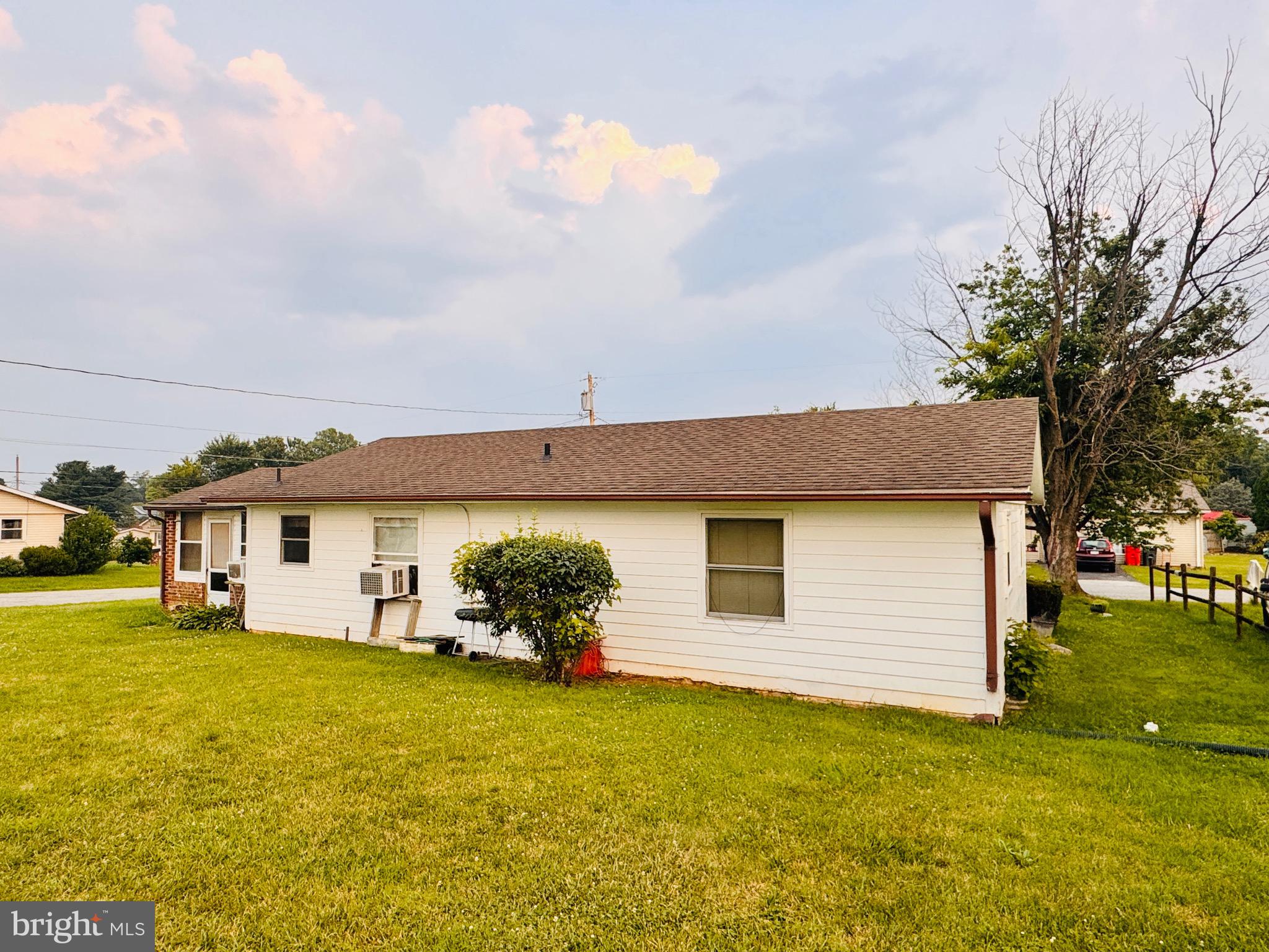 ORCHARD HILLS - Residential