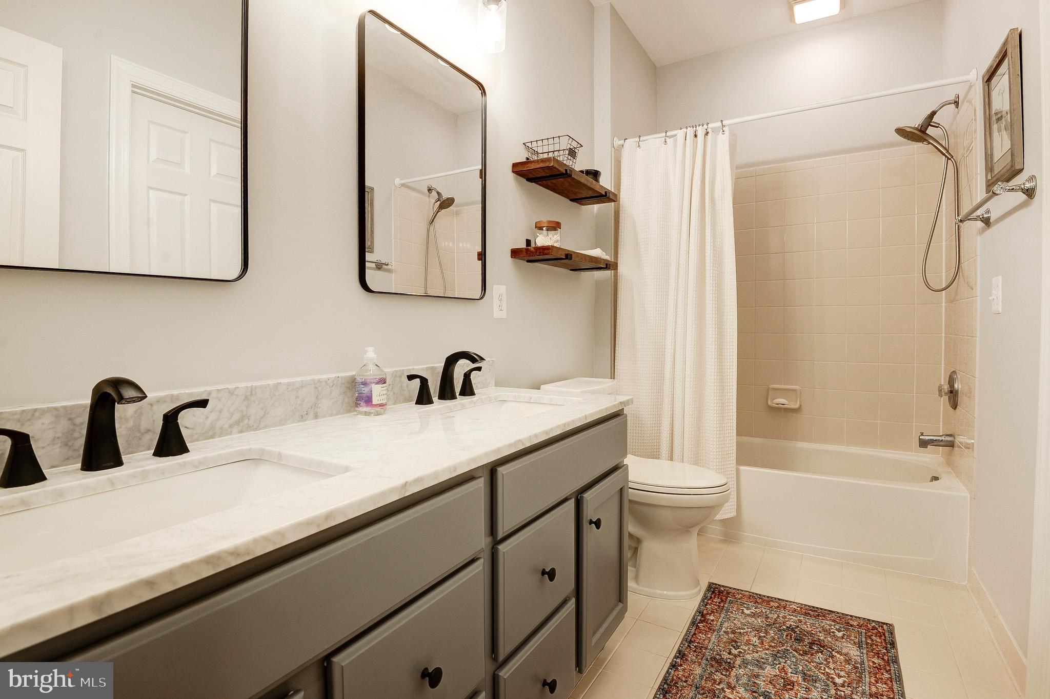CHESTNUT HILLS - Residential