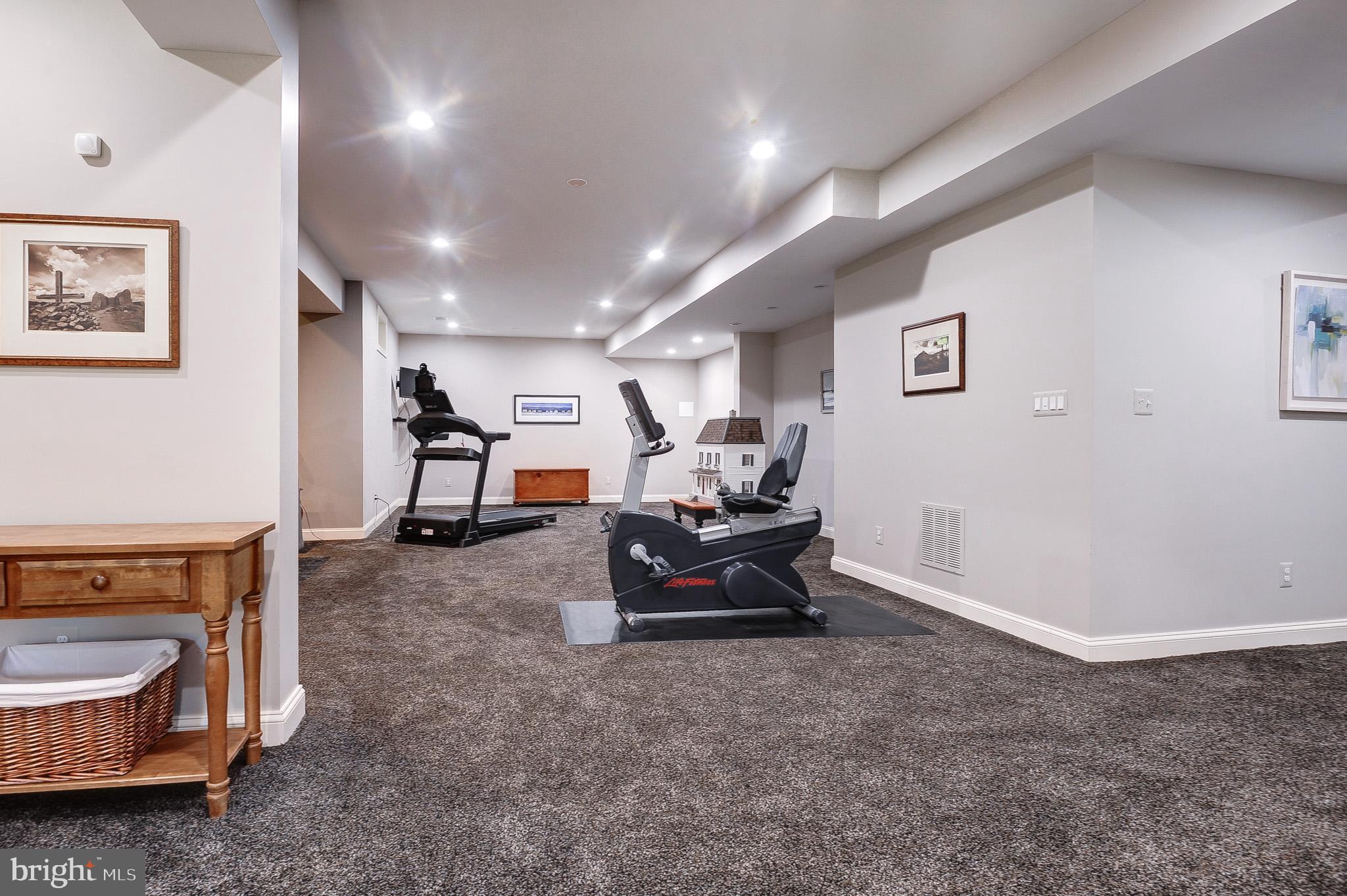 CHESTNUT HILLS - Residential