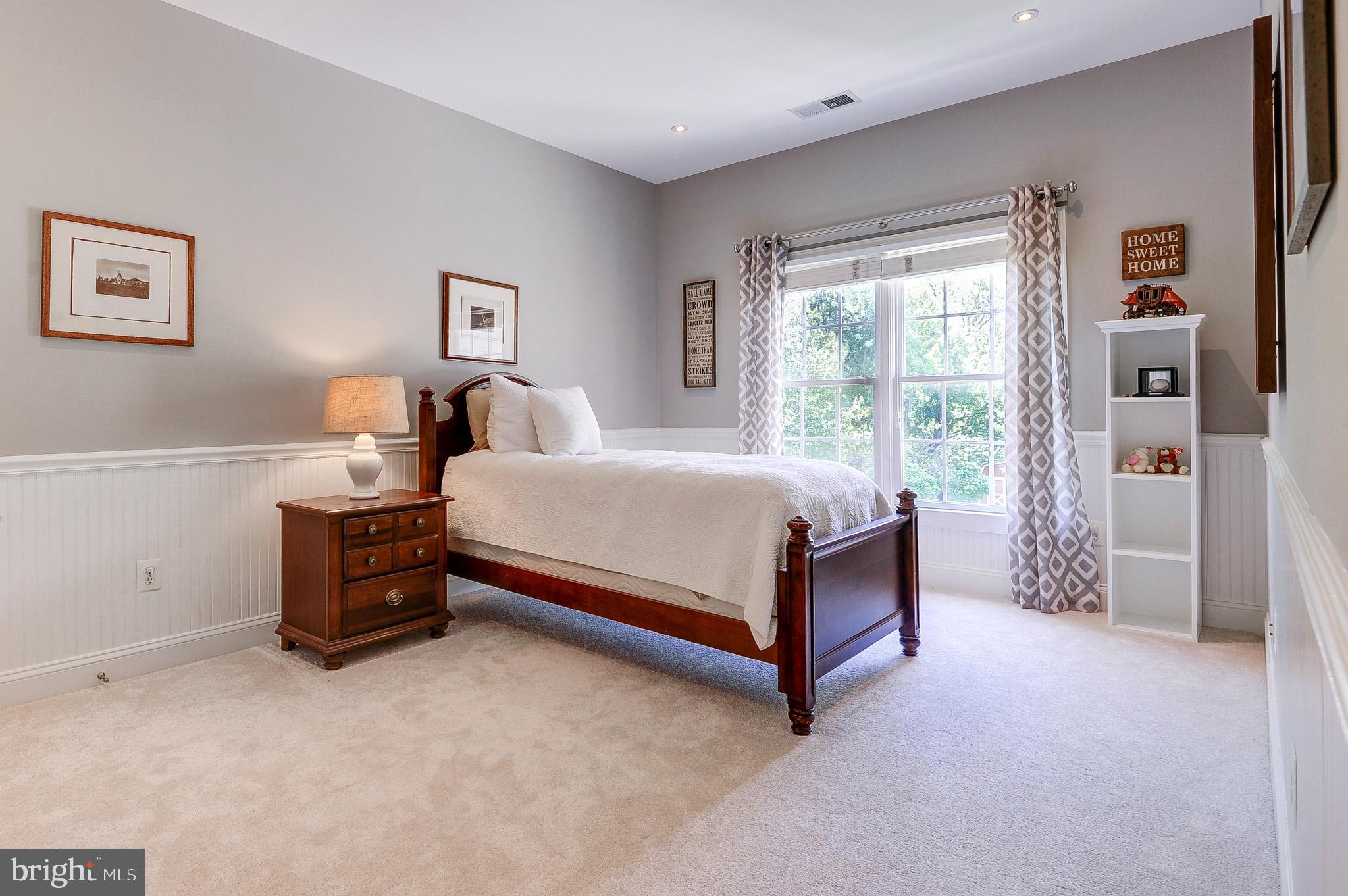 CHESTNUT HILLS - Residential