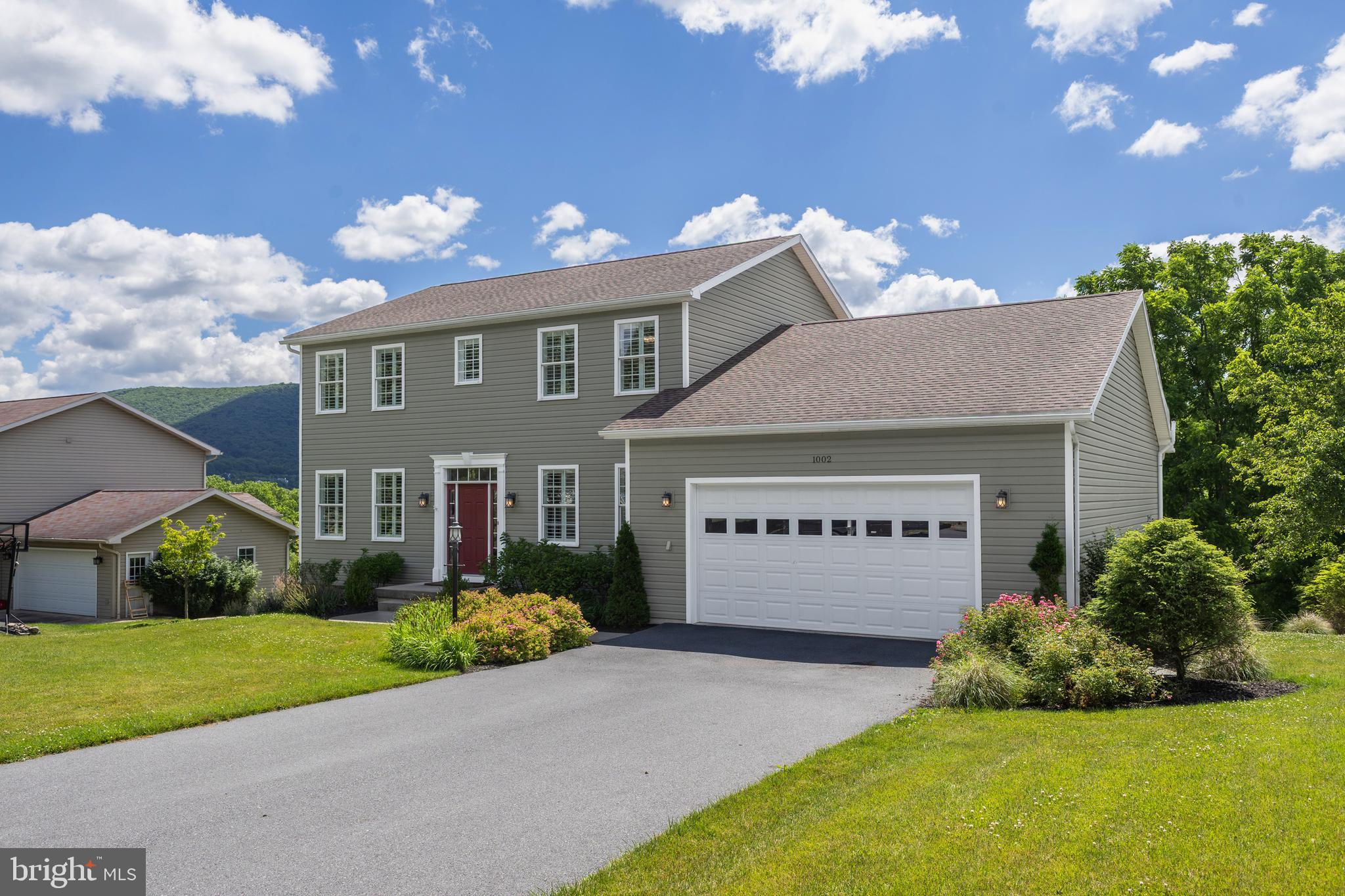 CENTRE HILLS VILLAGE - Residential