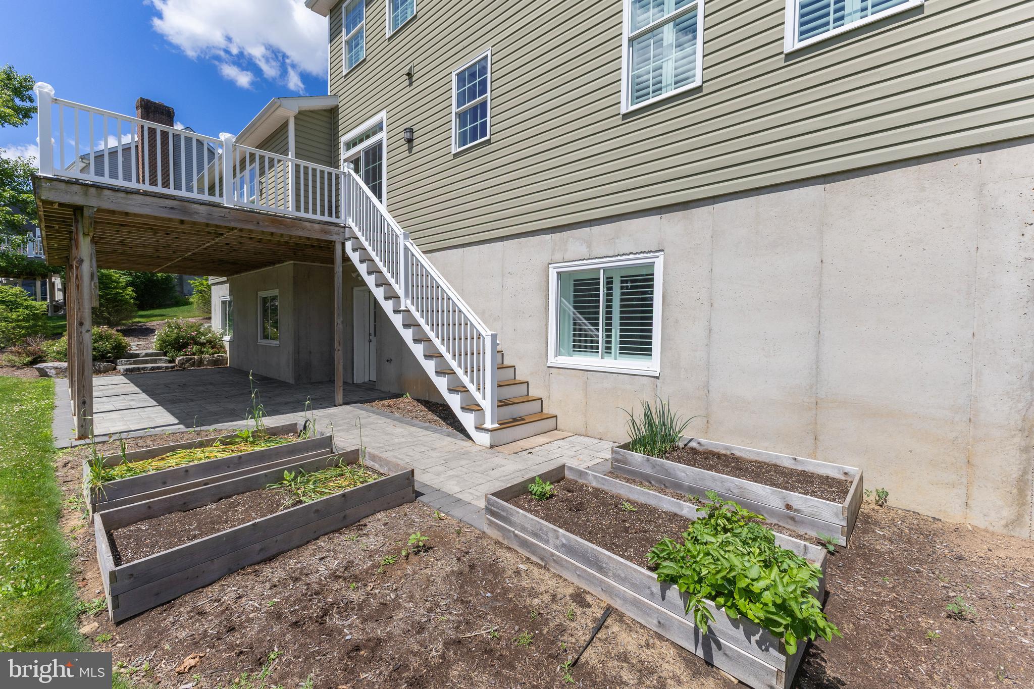 CENTRE HILLS VILLAGE - Residential