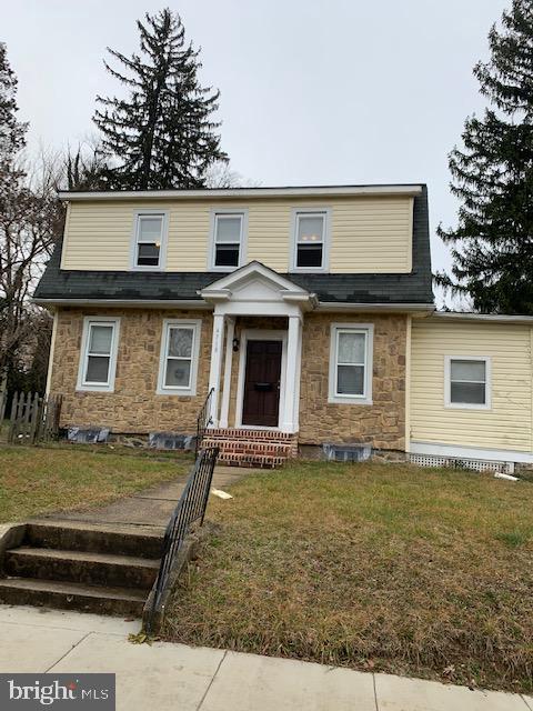 Big detached home on a huge corner lot in the sought after area of Forest  Park.  Walk in and be greeted by gleaming hard wood floors and a large sitting area.  Separate formal dining room open to a big kitchen featuring a Kitchen island and lots of cabinet space.  Large, First floor Family/Living room.  Ceramic tile bathroom.  Big bedrooms.  Central Air and heat.  The exterior yard is huge and perfect for kids and cookouts.  Close to shopping, dining and transportation.  WATER IS INCLUDED IN THE RENT!