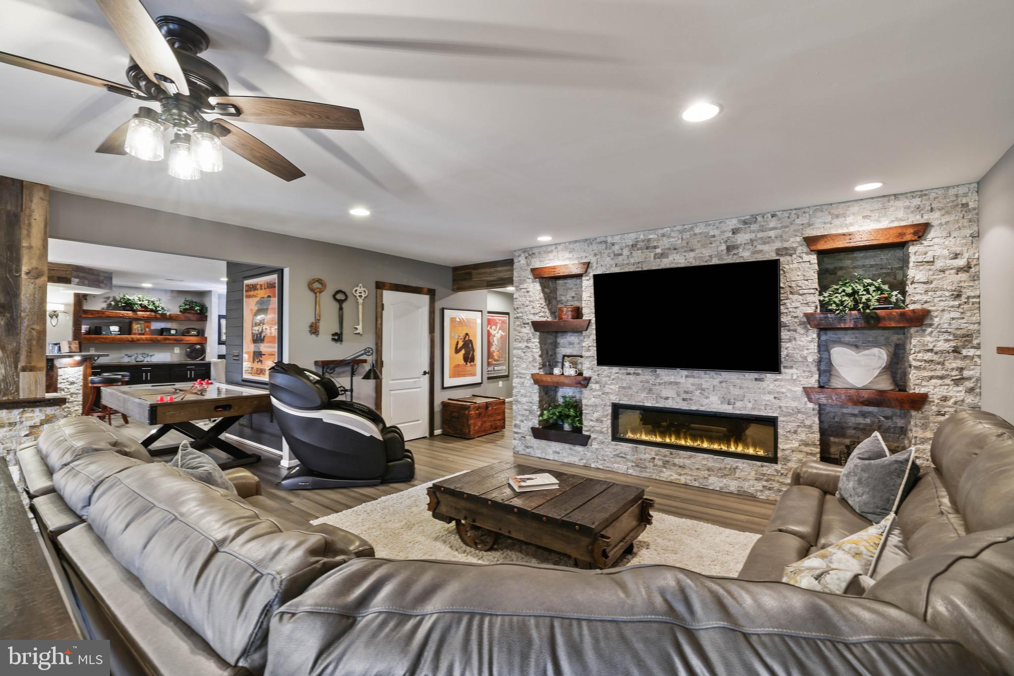 RASPBERRY FALLS - Residential