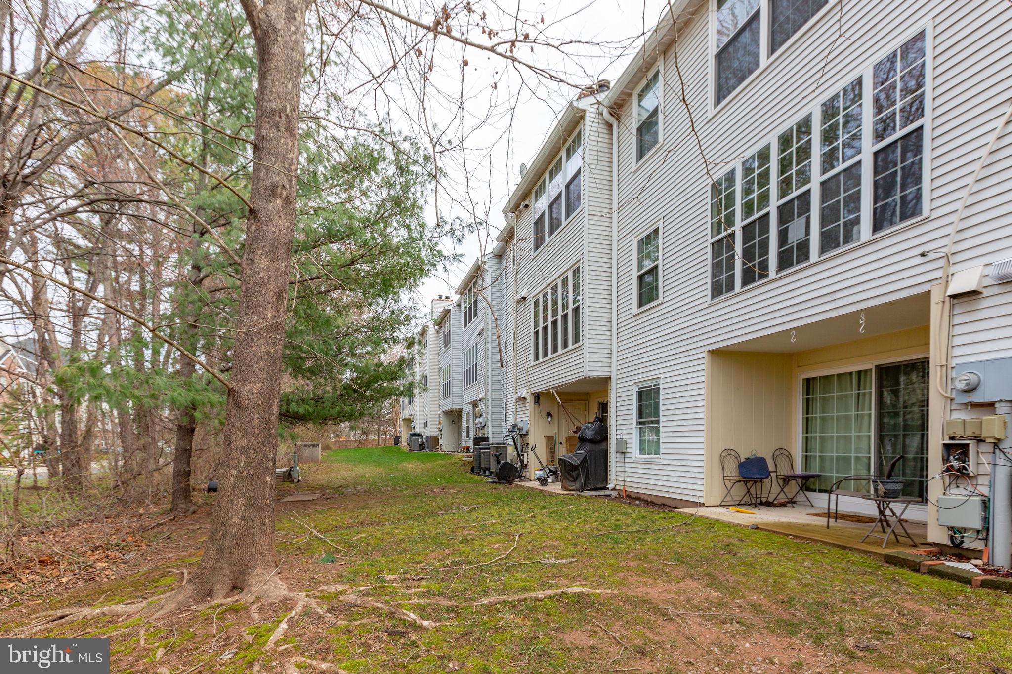 HUNTERS SQUARE - Residential