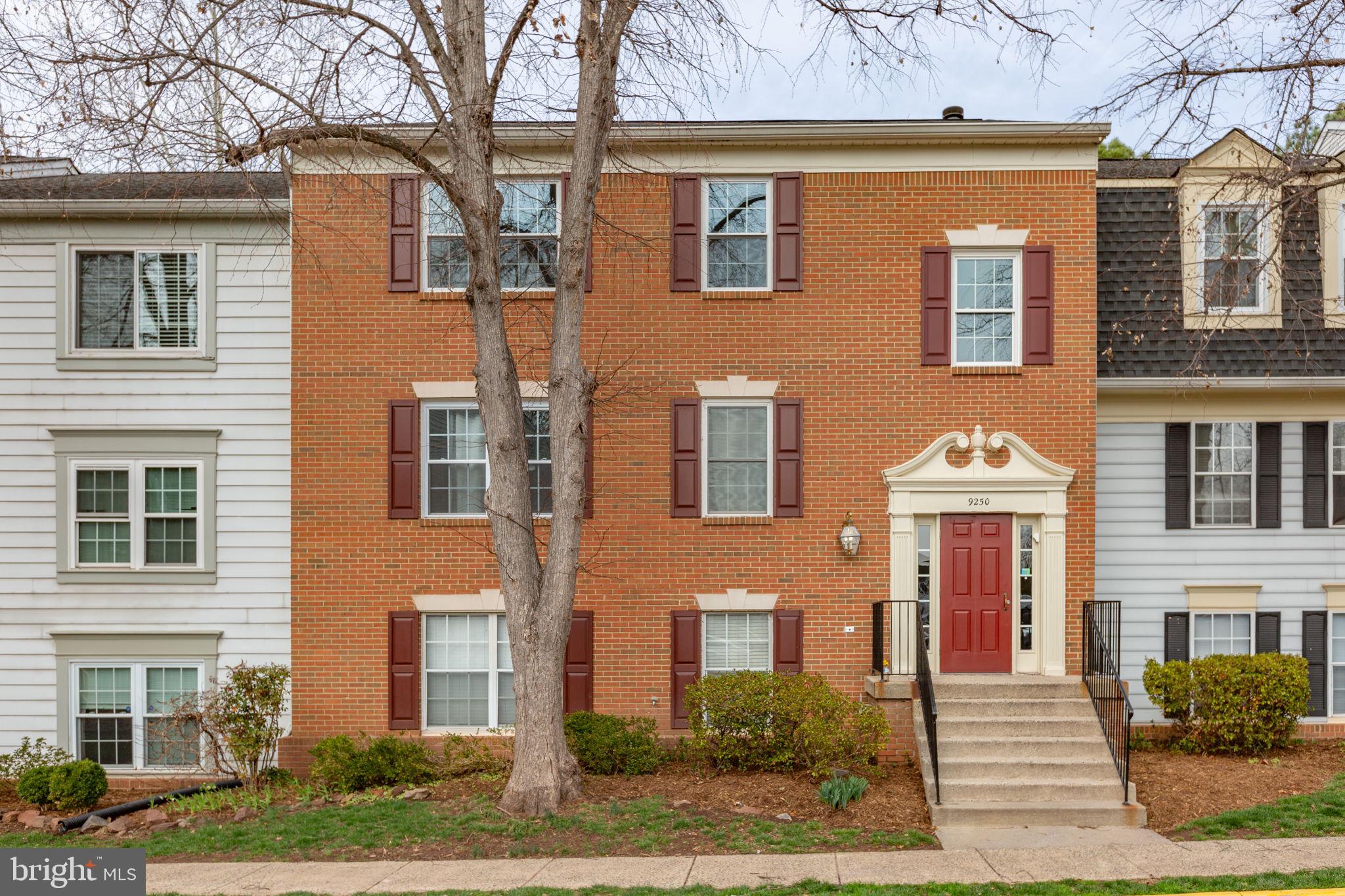 HUNTERS SQUARE - Residential