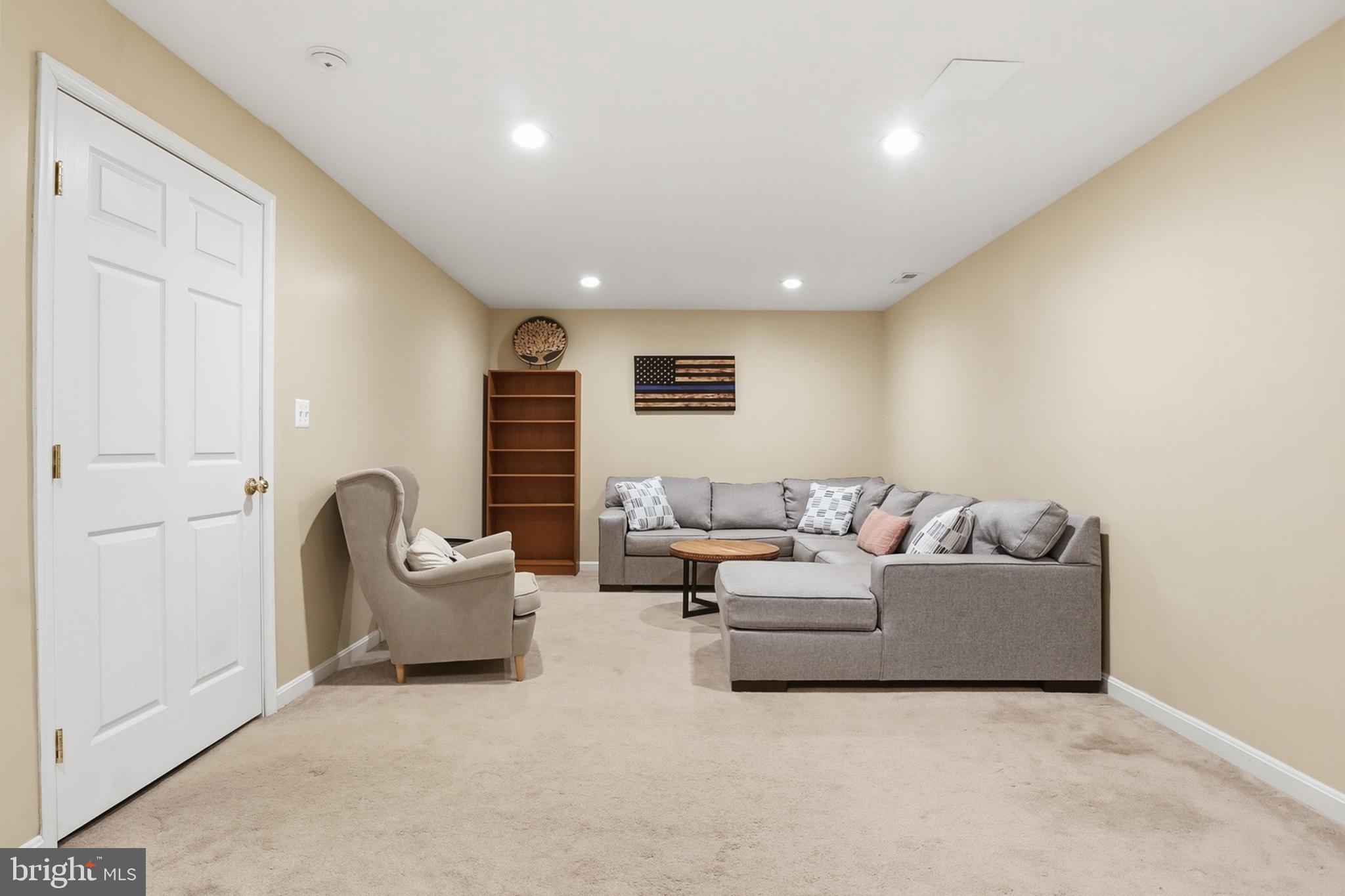 SOUTH HAMPTON - Residential