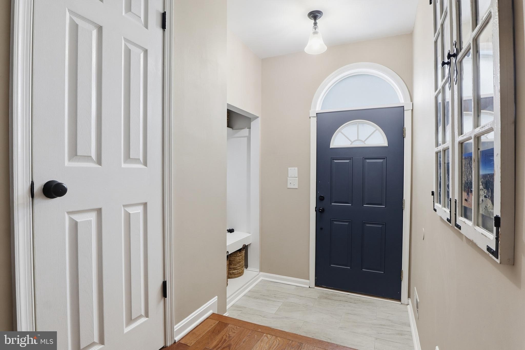 SOUTH HAMPTON - Residential