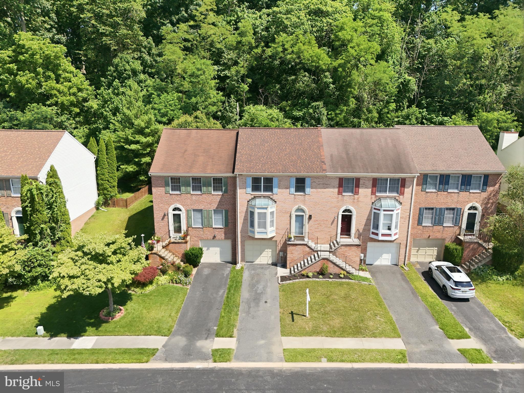 SOUTH HAMPTON - Residential