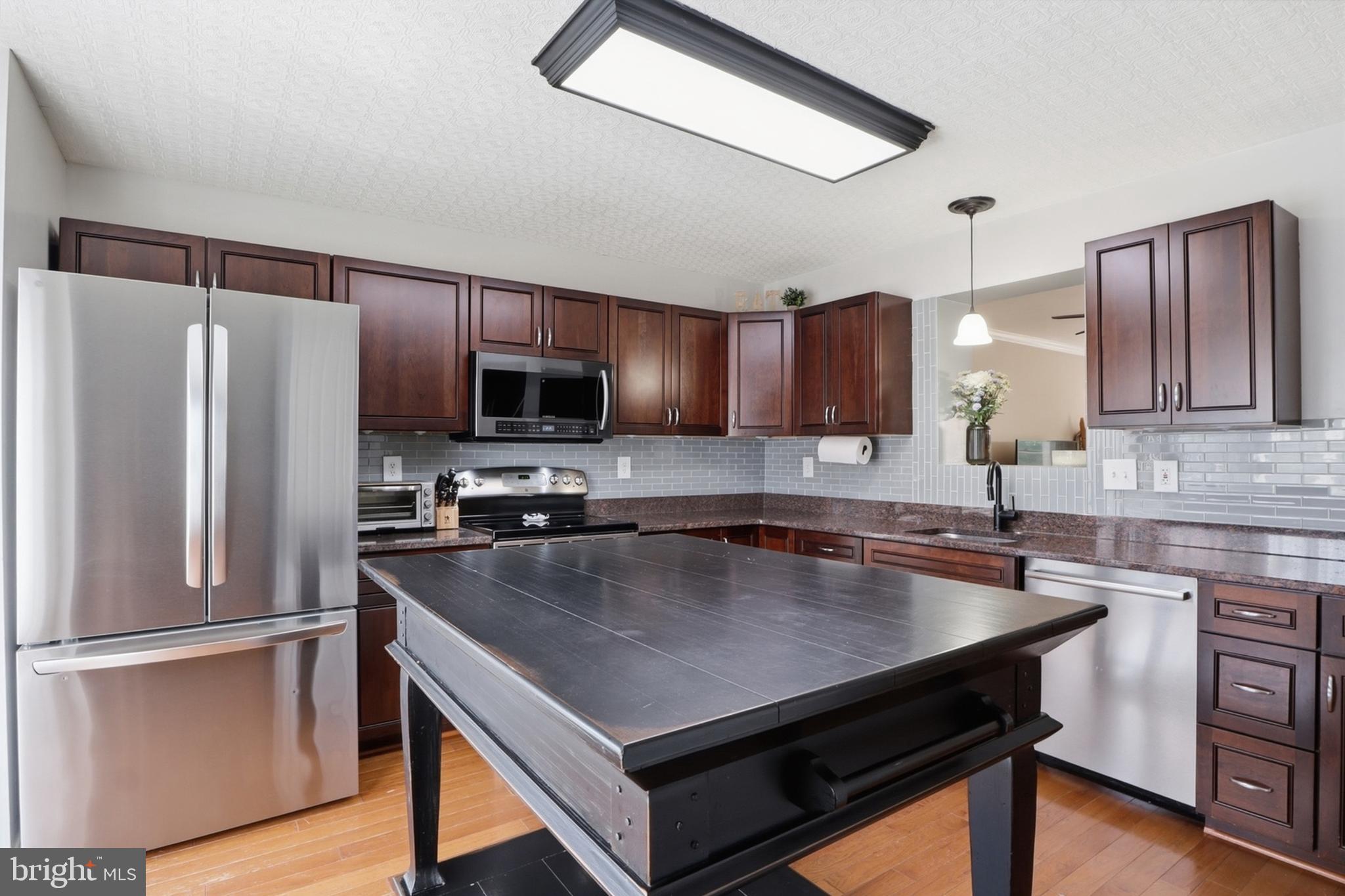 SOUTH HAMPTON - Residential