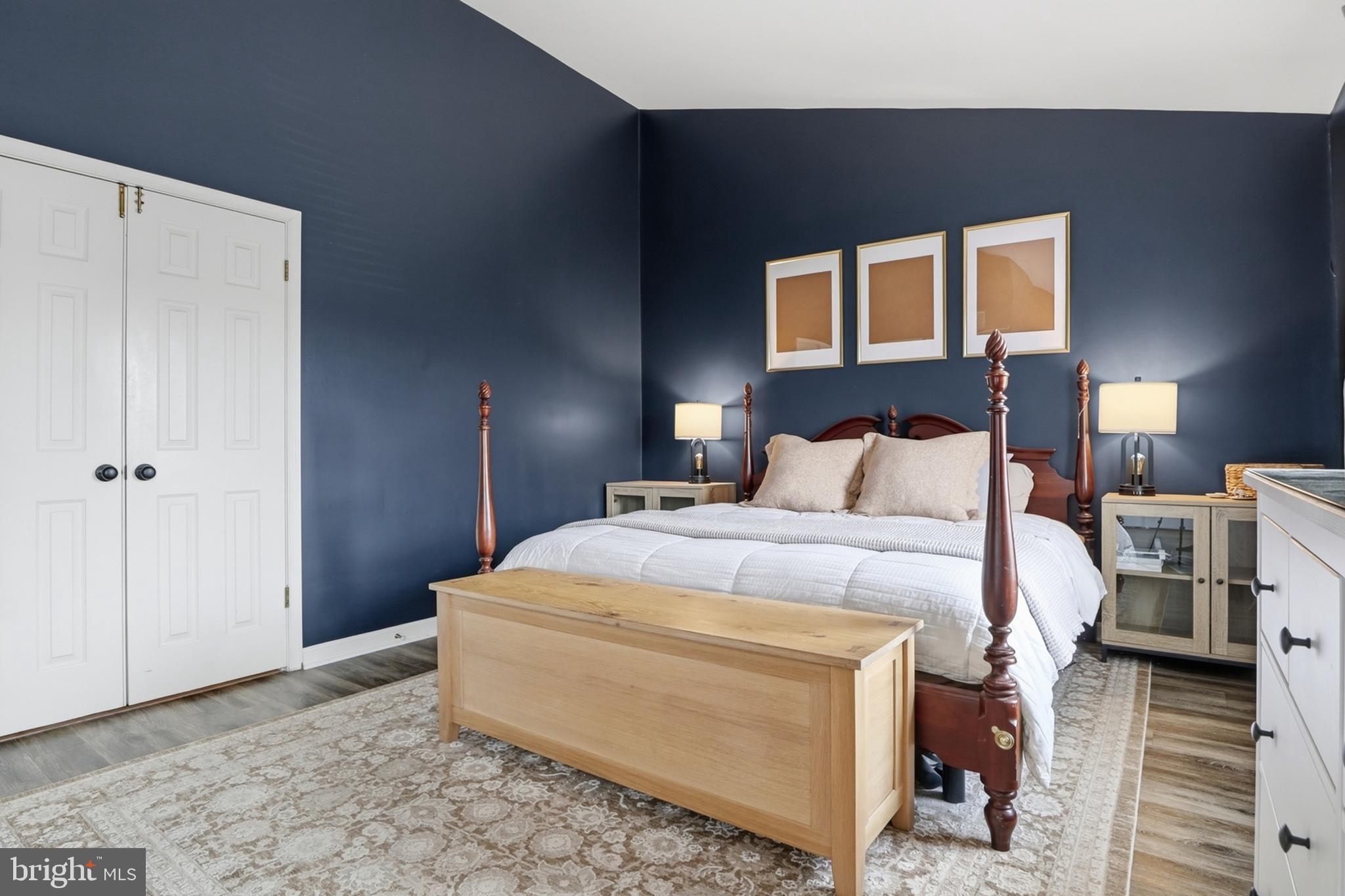 SOUTH HAMPTON - Residential