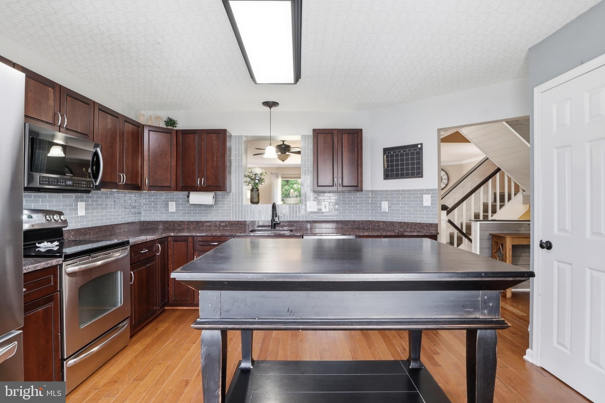 SOUTH HAMPTON - Residential
