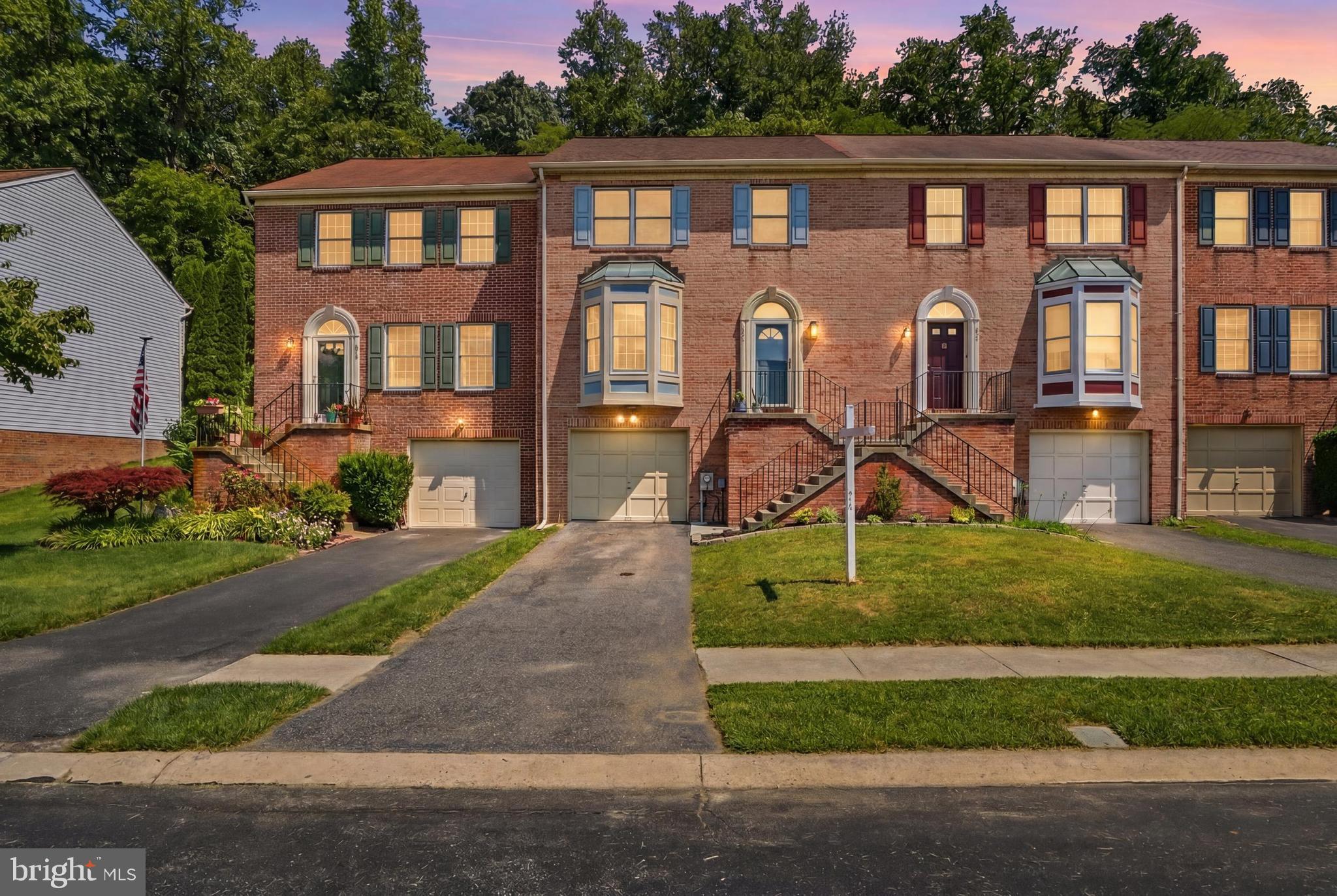 SOUTH HAMPTON - Residential