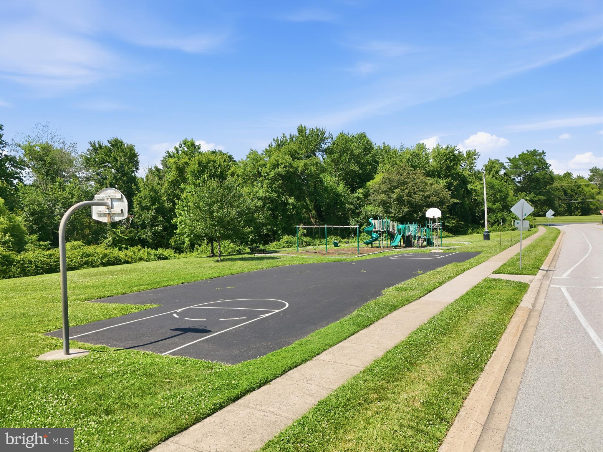 SOUTH HAMPTON - Residential