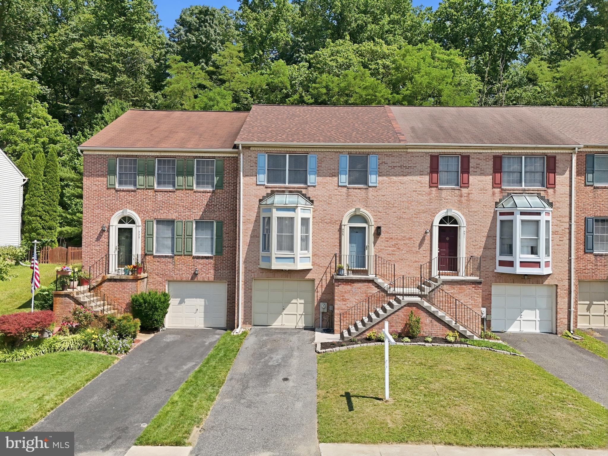 SOUTH HAMPTON - Residential