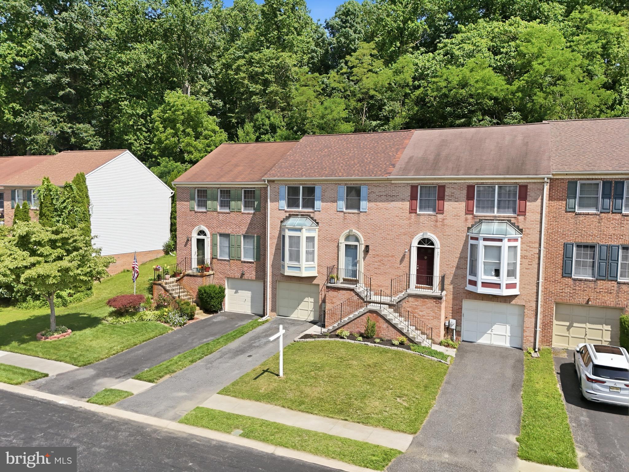 SOUTH HAMPTON - Residential