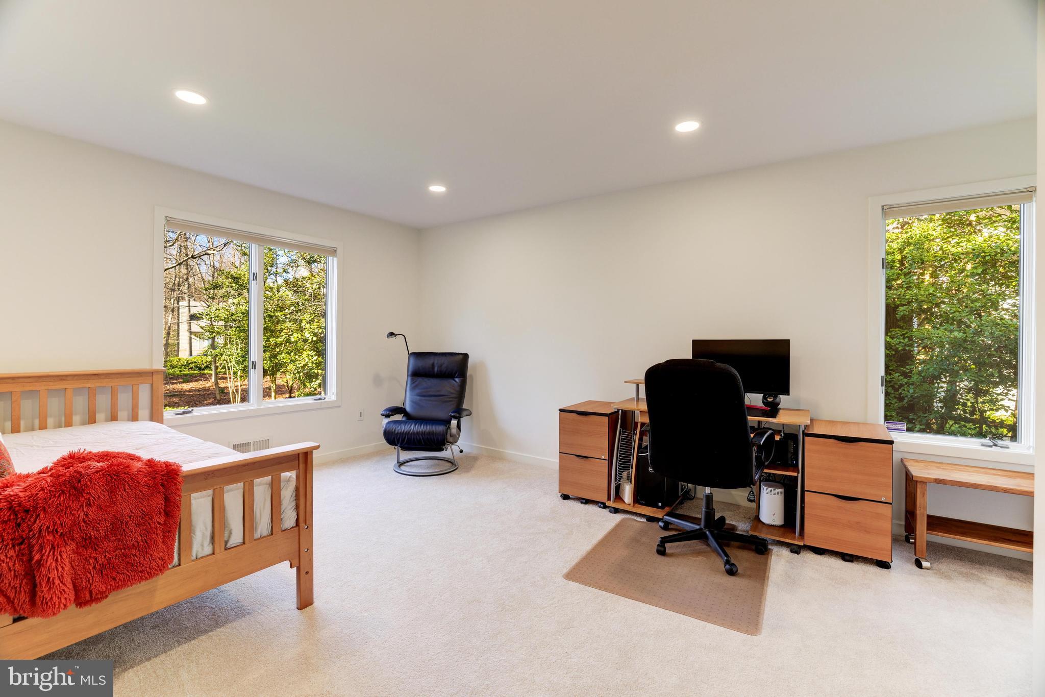 RESTON - Residential
