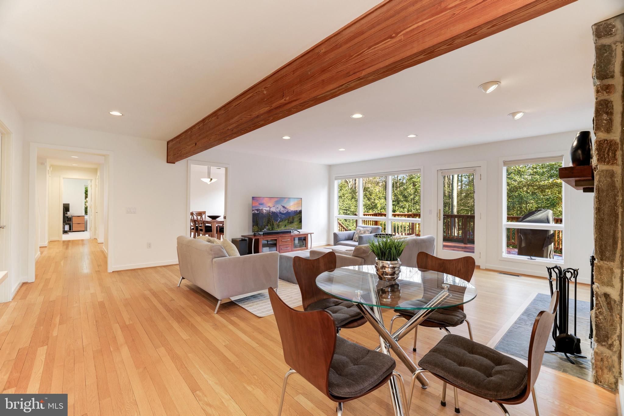 RESTON - Residential
