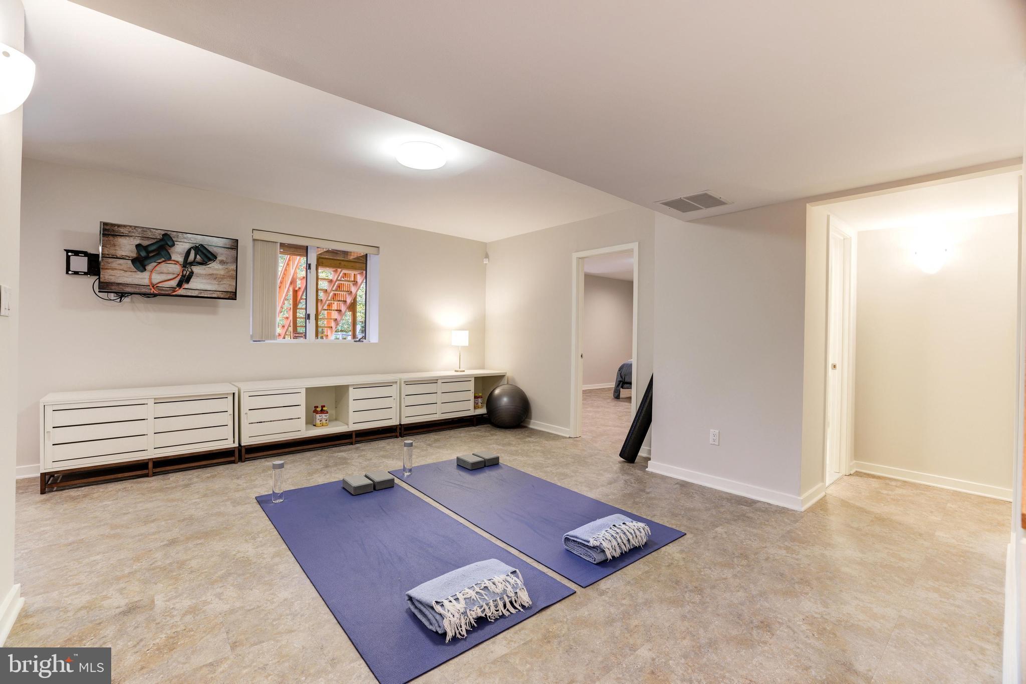 RESTON - Residential