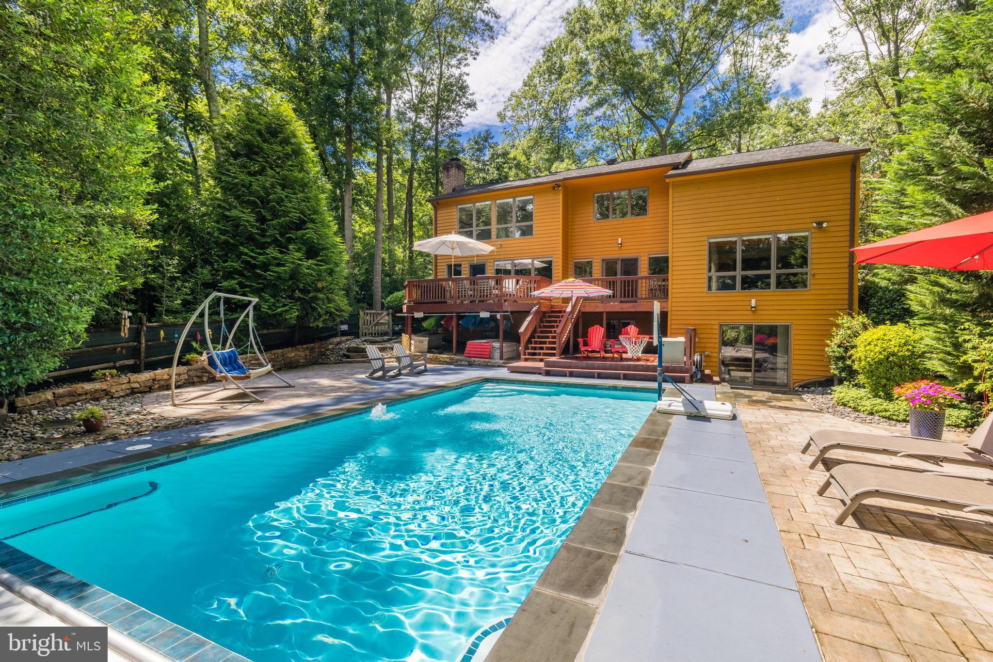 RESTON - Residential