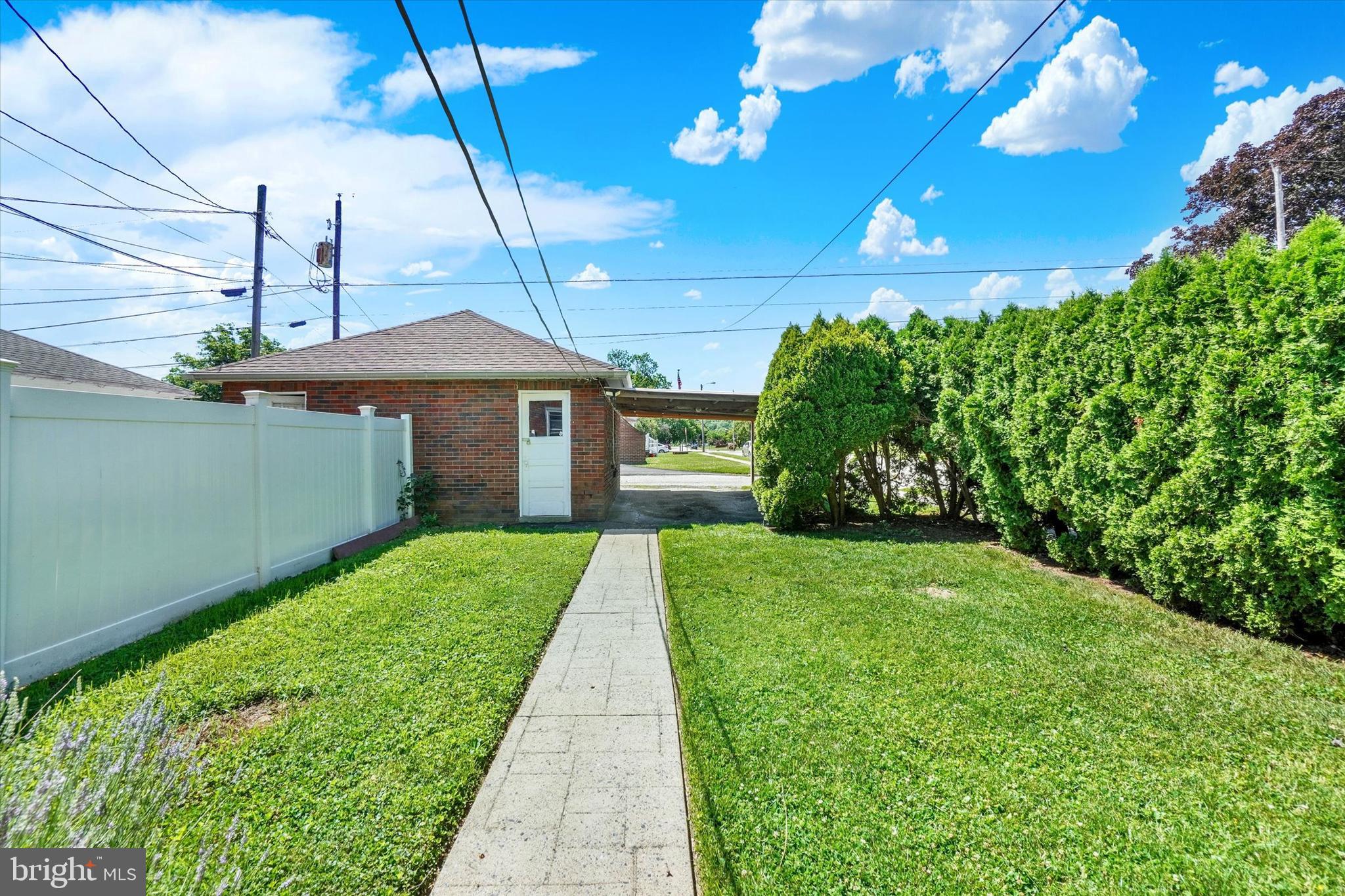 ELMWOOD - Residential