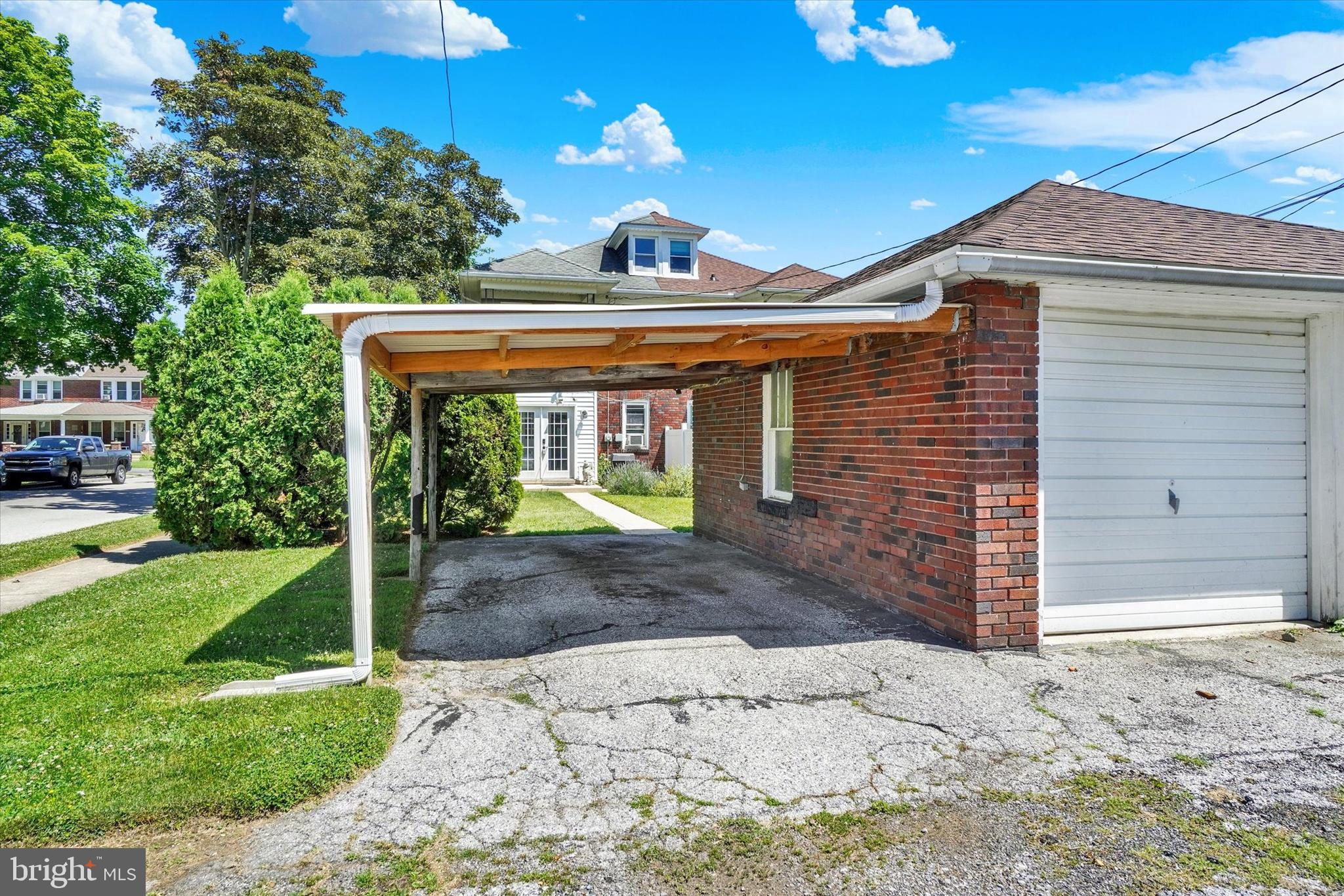 ELMWOOD - Residential
