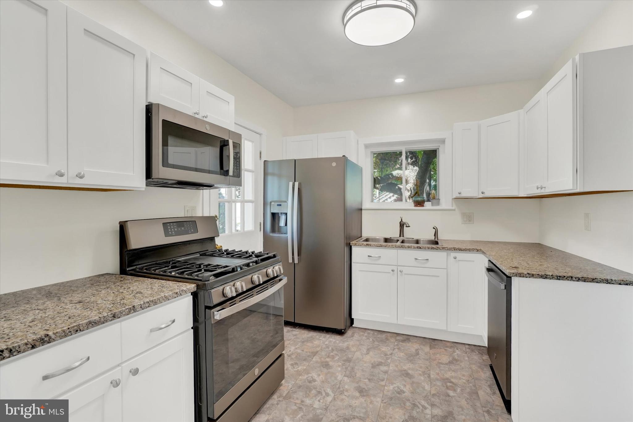 ELMWOOD - Residential